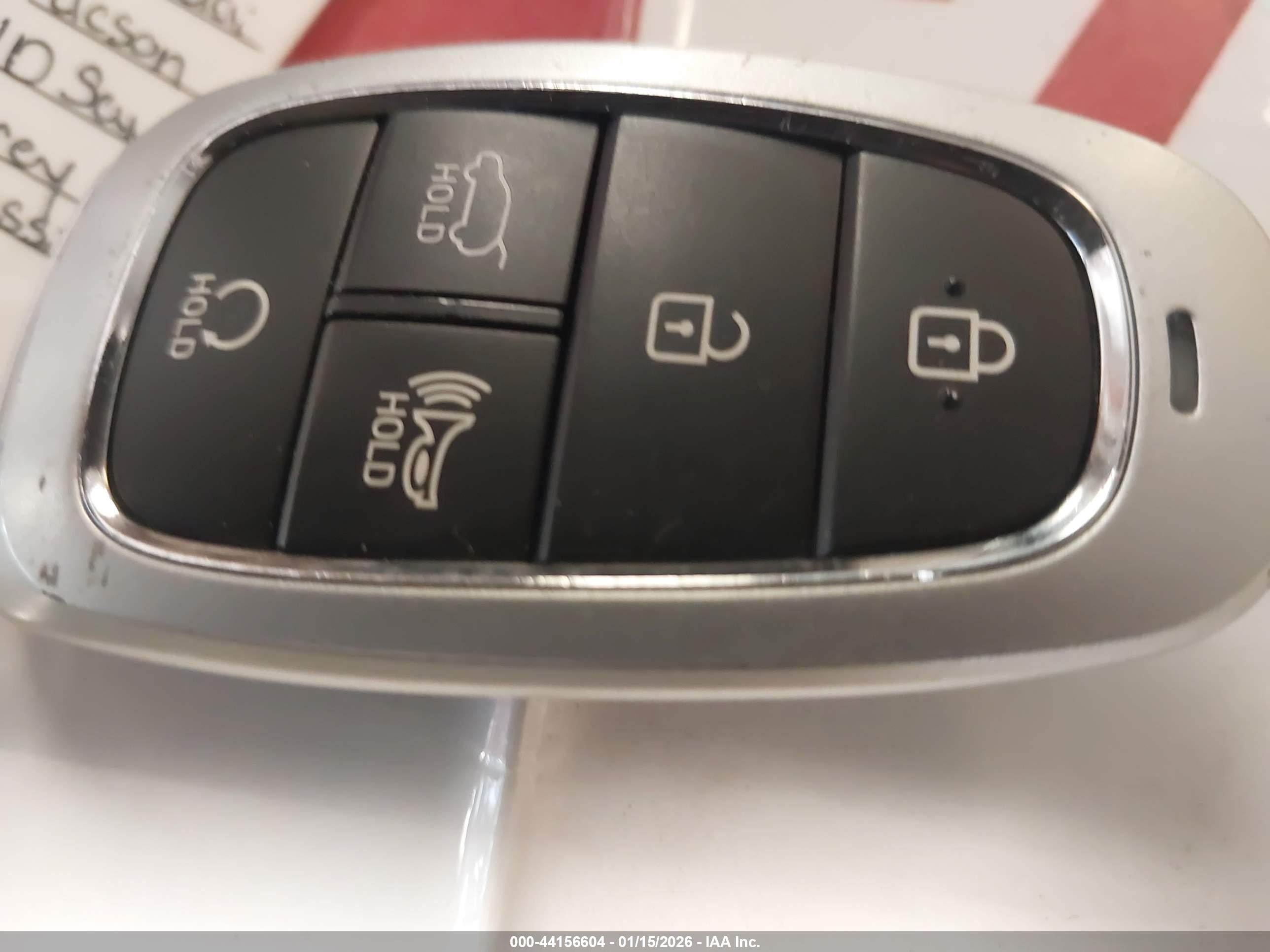 HYUNDAI TUCSON image 11