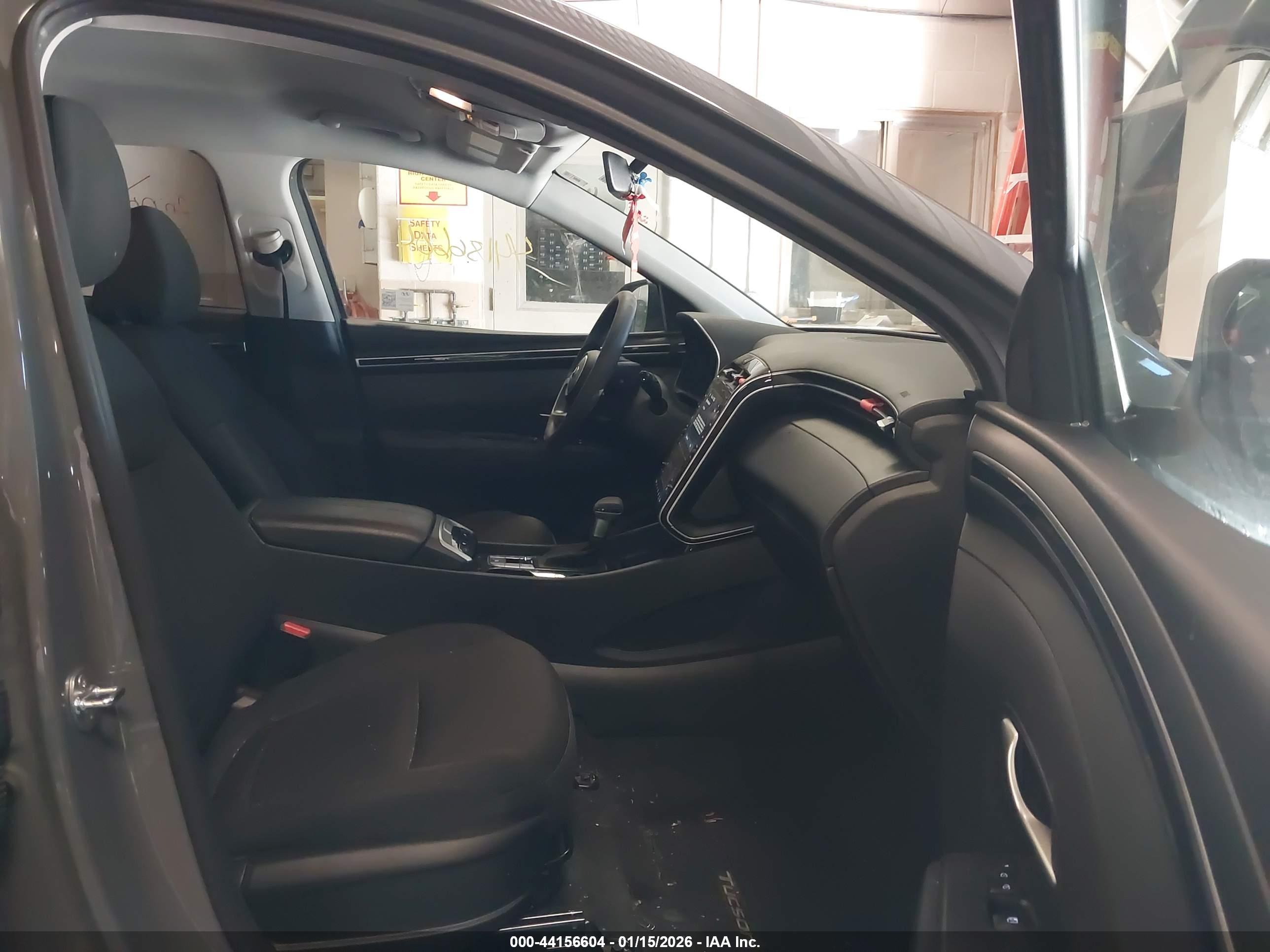 HYUNDAI TUCSON image 5