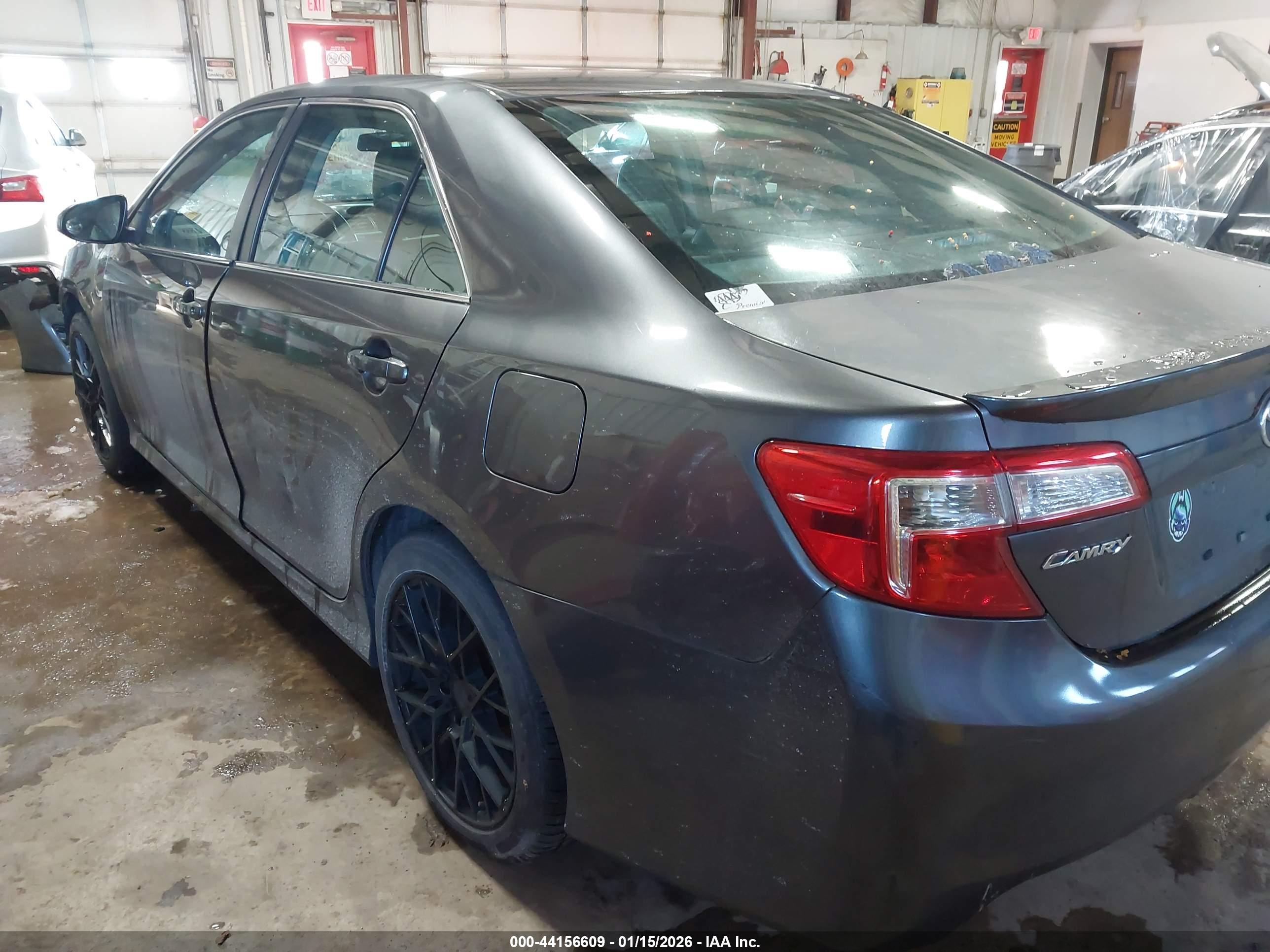 TOYOTA CAMRY image 3