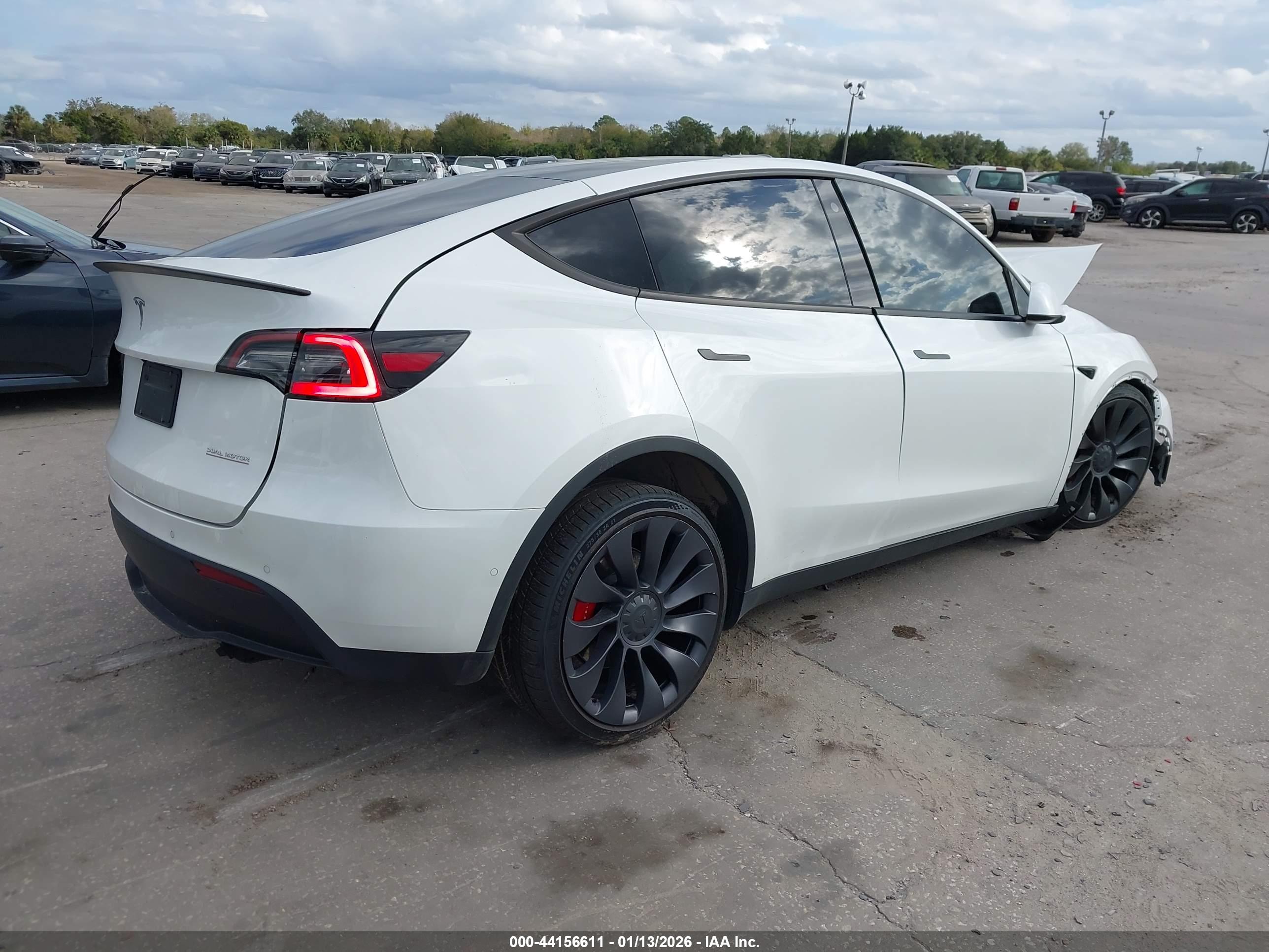 TESLA MODEL image 4