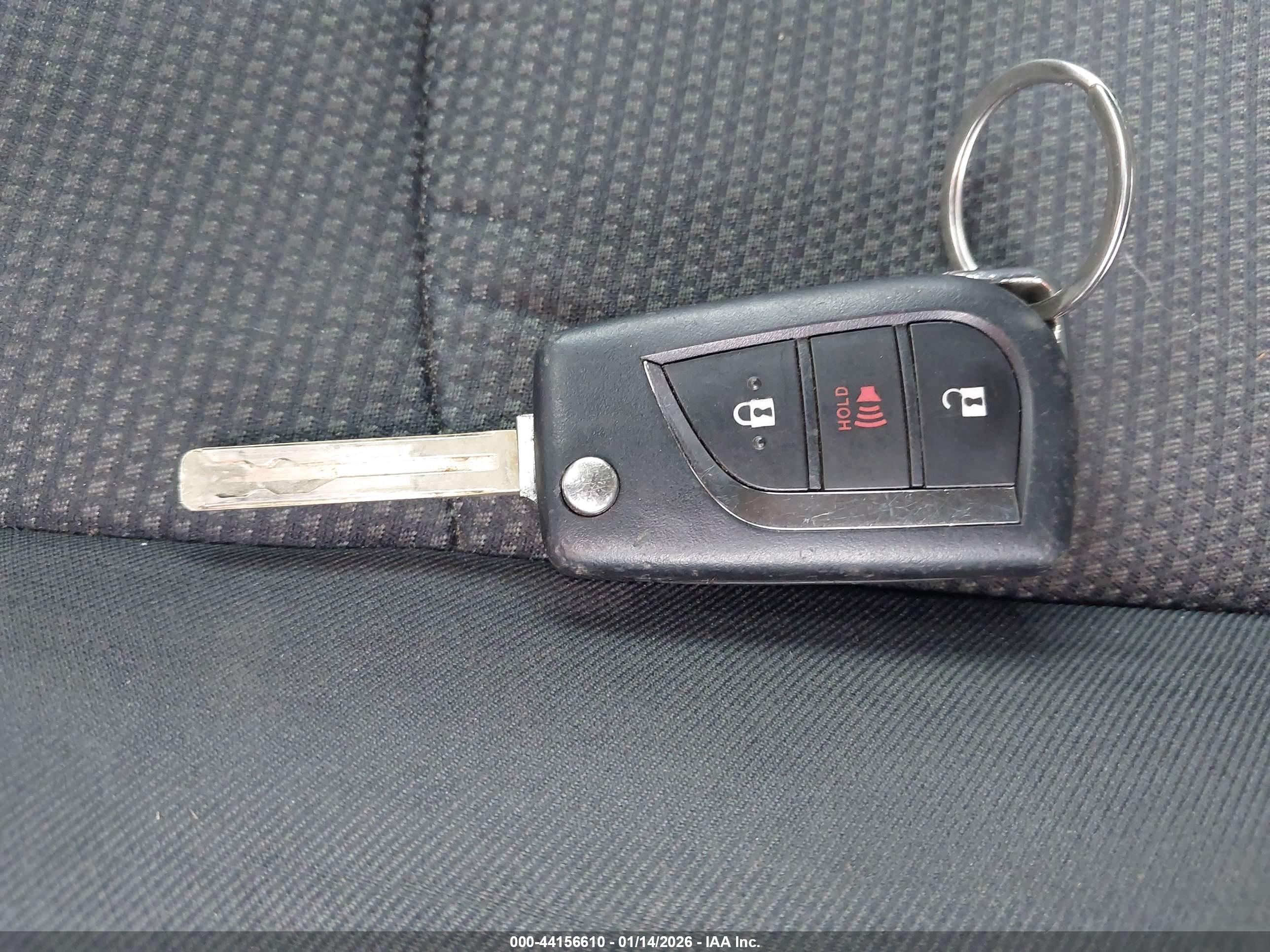 TOYOTA RAV4 image 11
