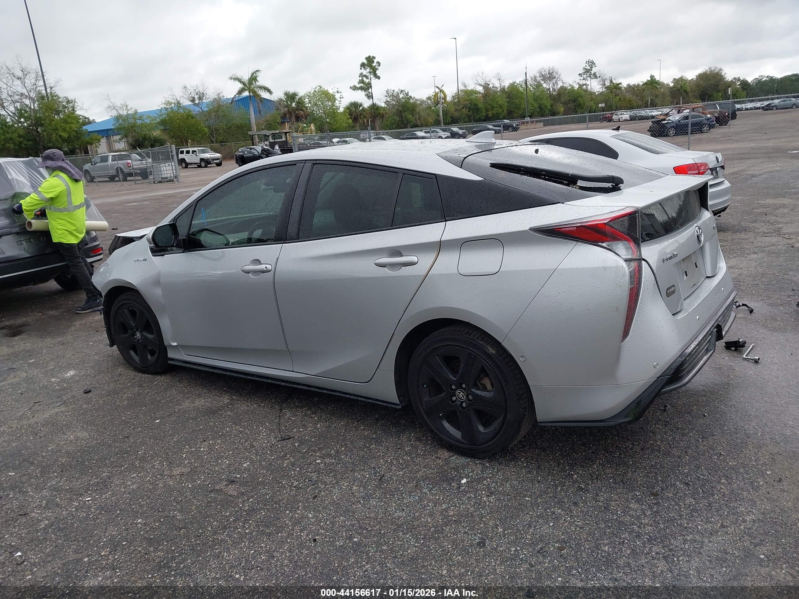 TOYOTA PRIUS image 3