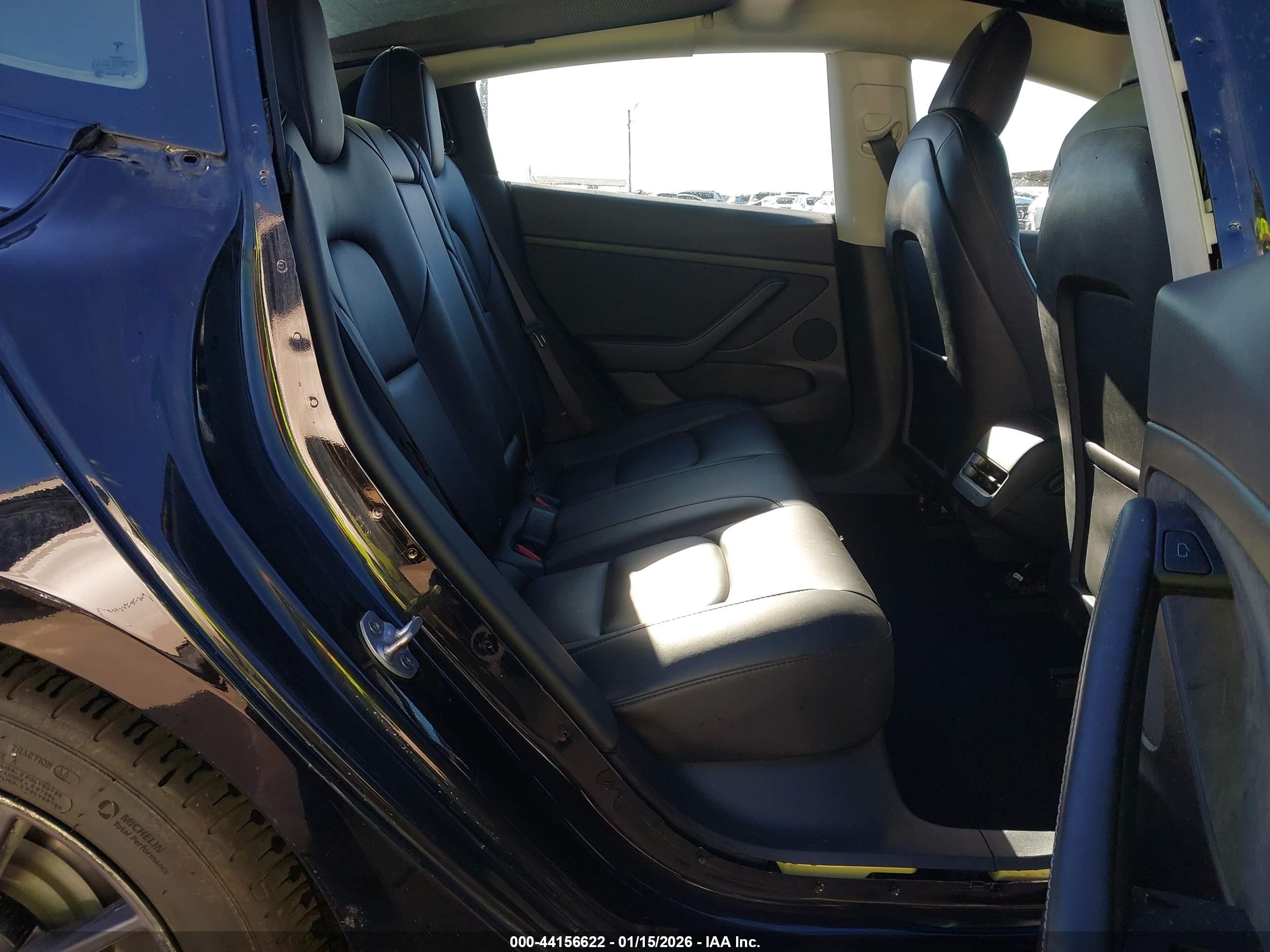 TESLA MODEL image 8