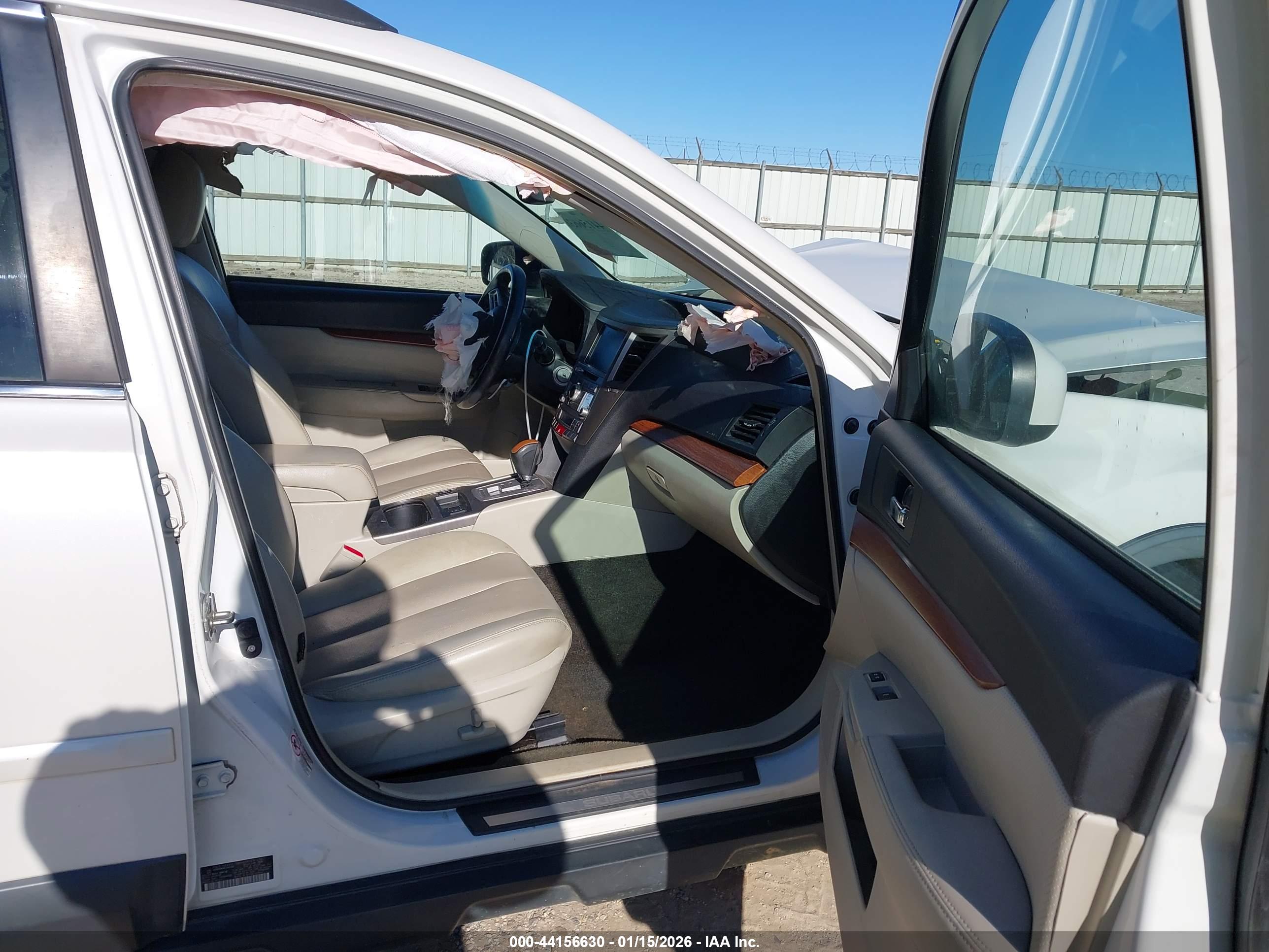 SUBARU OUTBACK image 5
