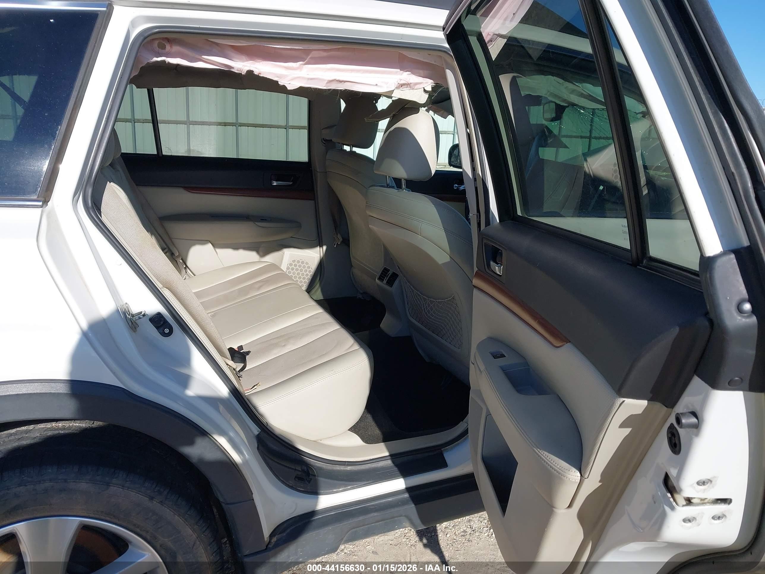 SUBARU OUTBACK image 8