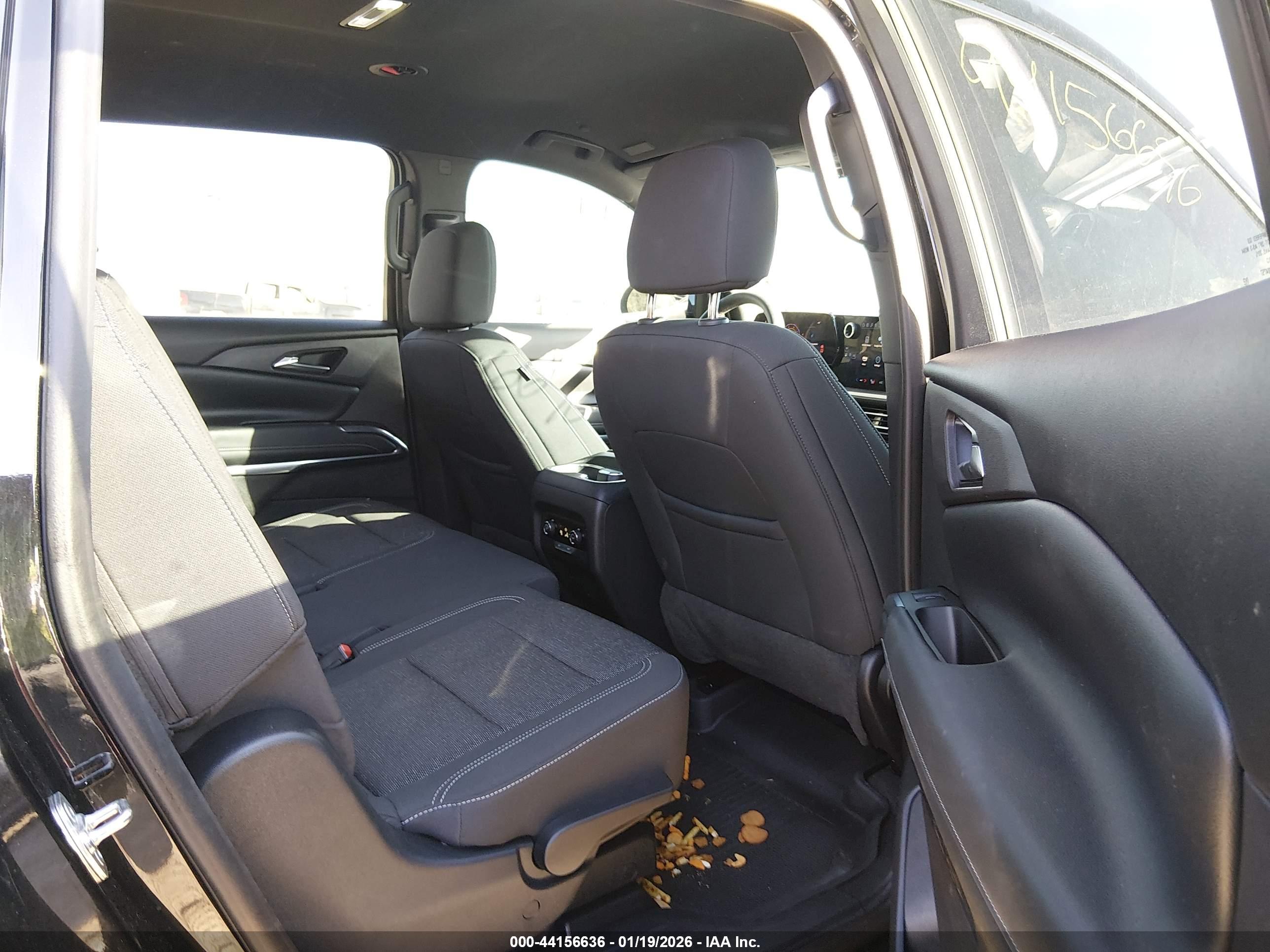 CHEVROLET TRAVERSE image 8