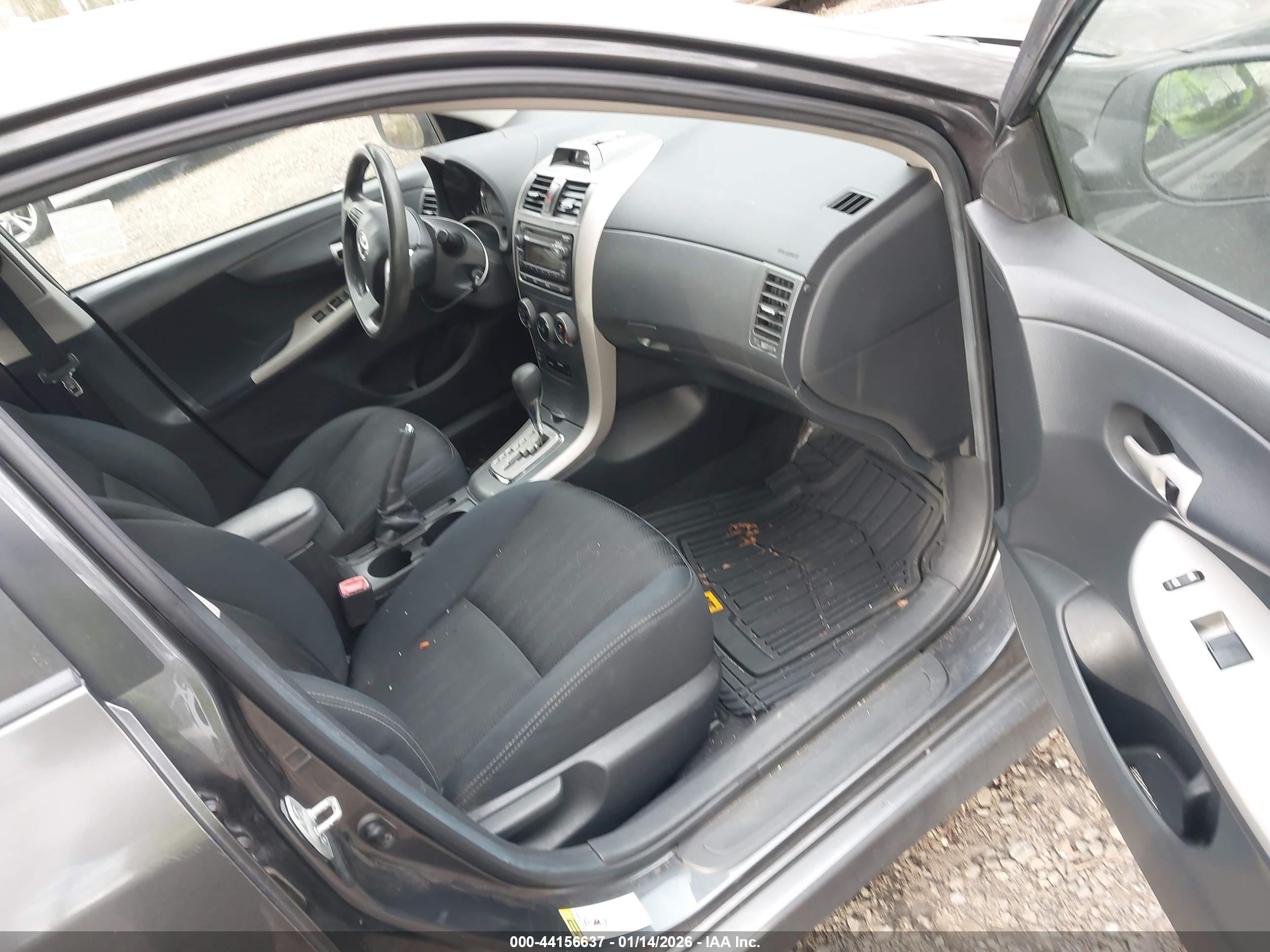 TOYOTA COROLLA image 5
