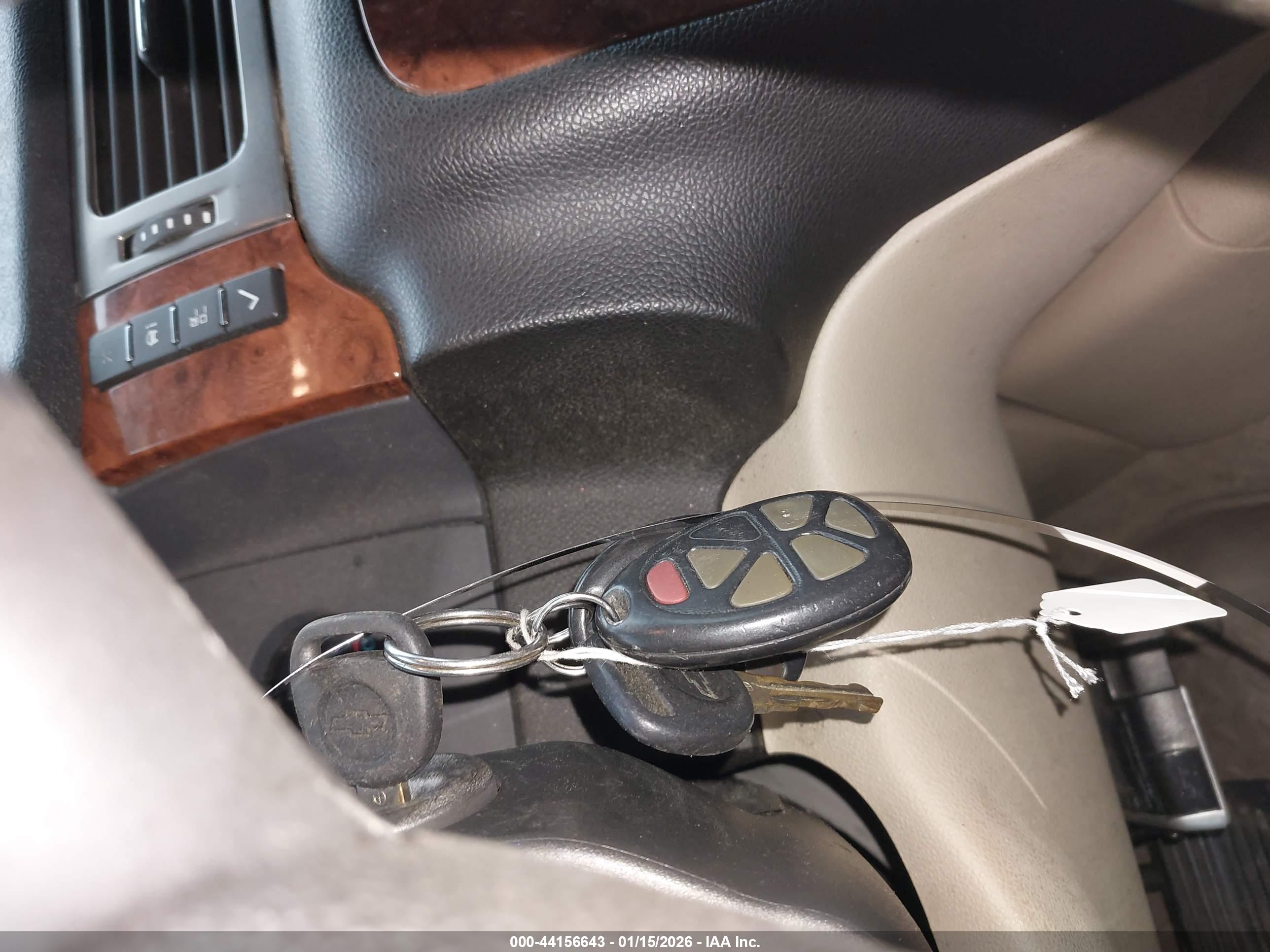 CHEVROLET SUBURBAN image 11