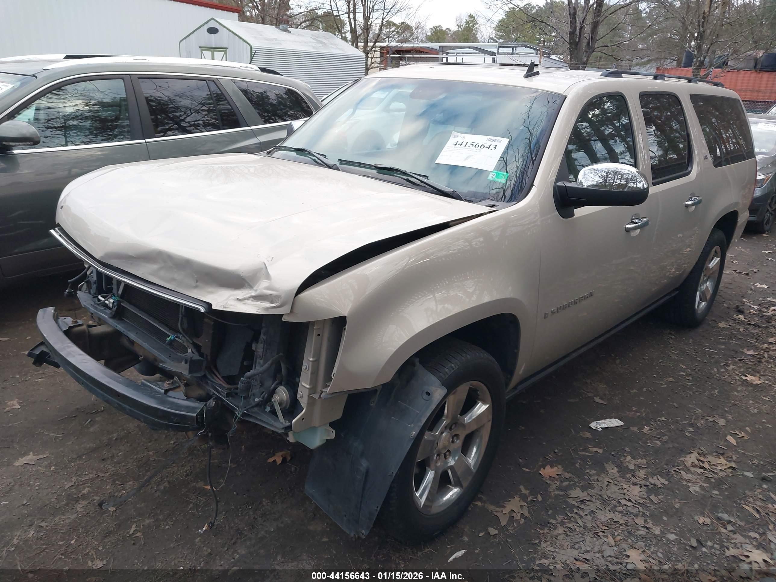 CHEVROLET SUBURBAN image 2