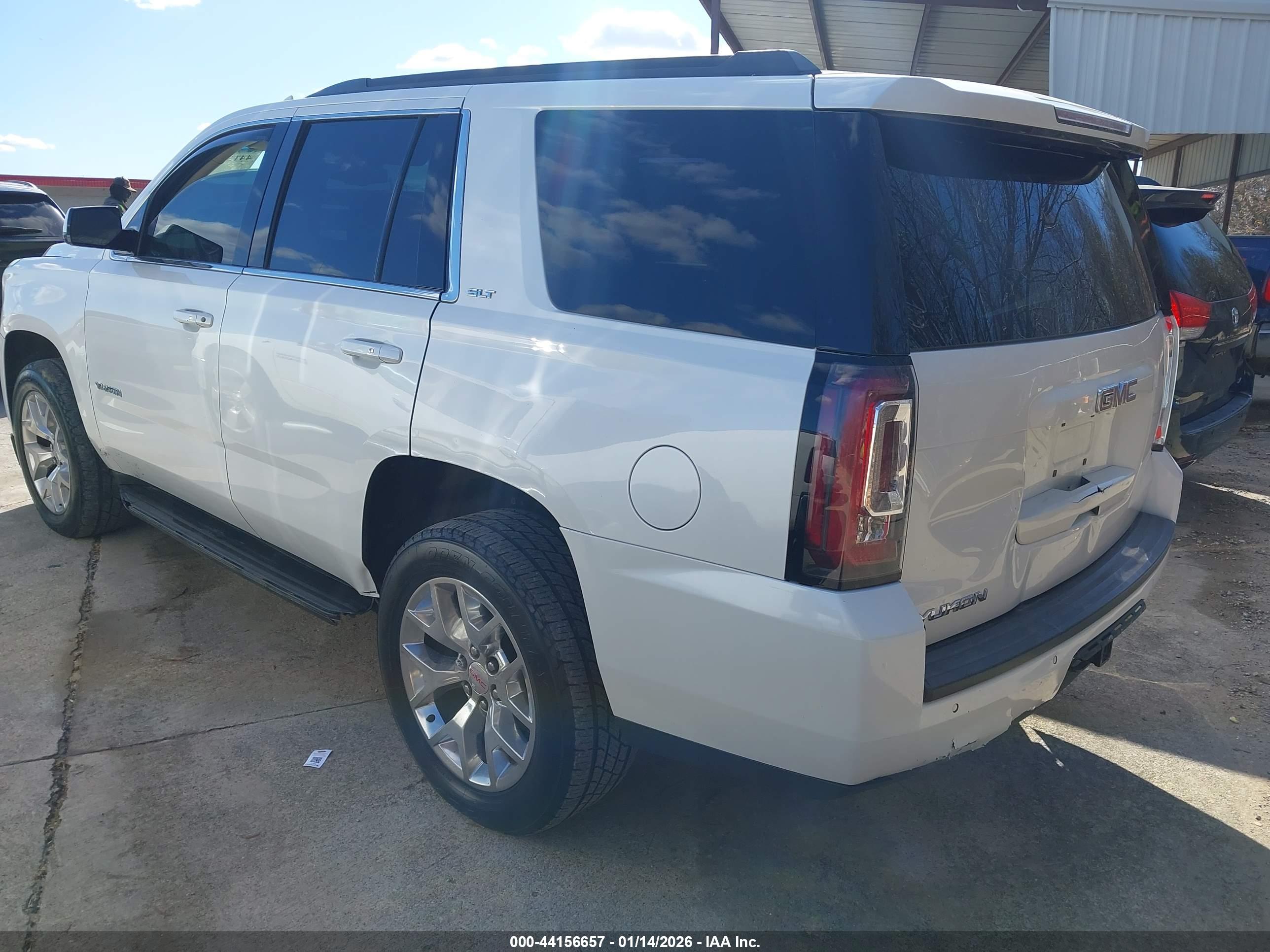 GMC YUKON image 3