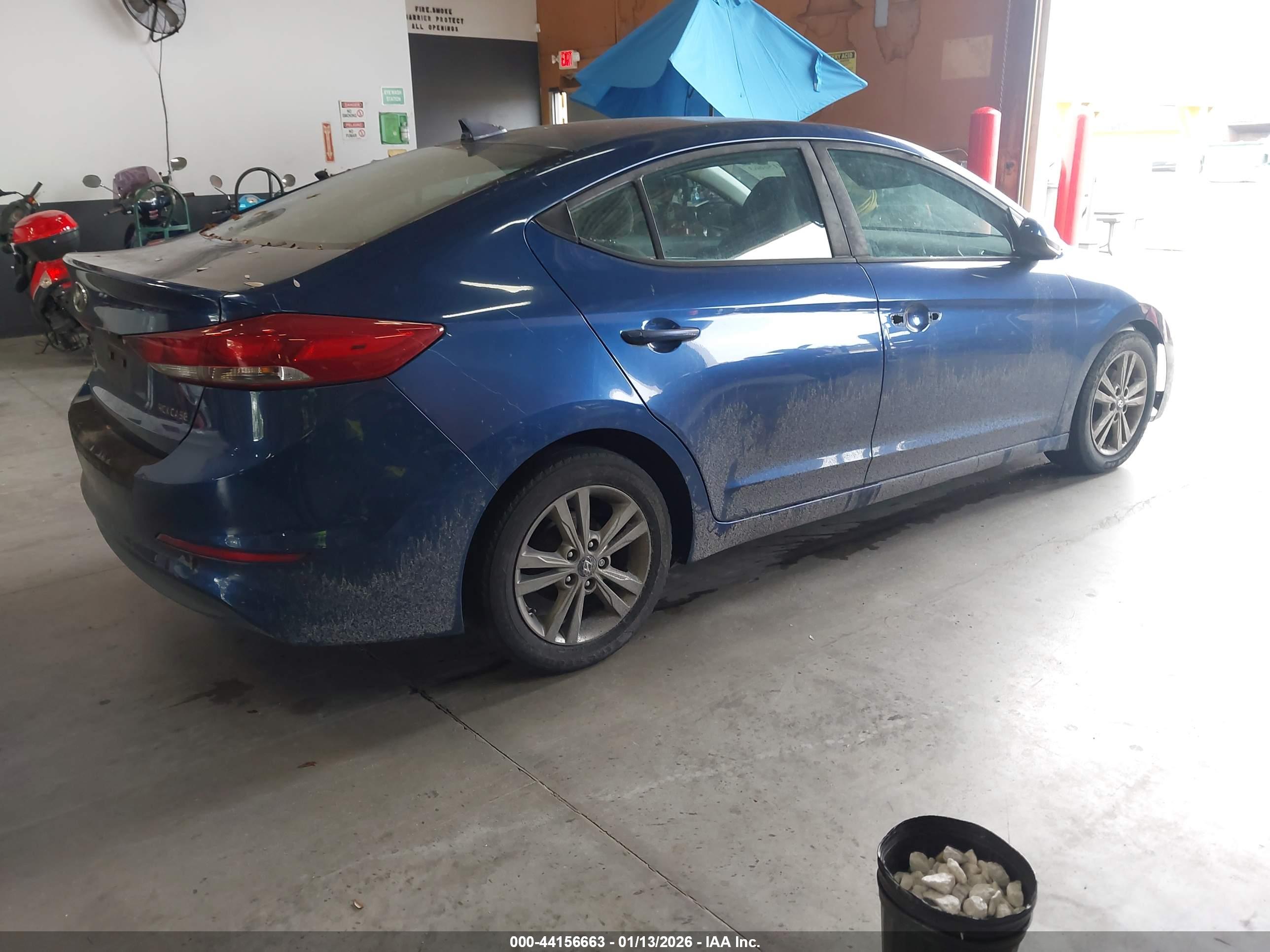 HYUNDAI ELANTRA image 4