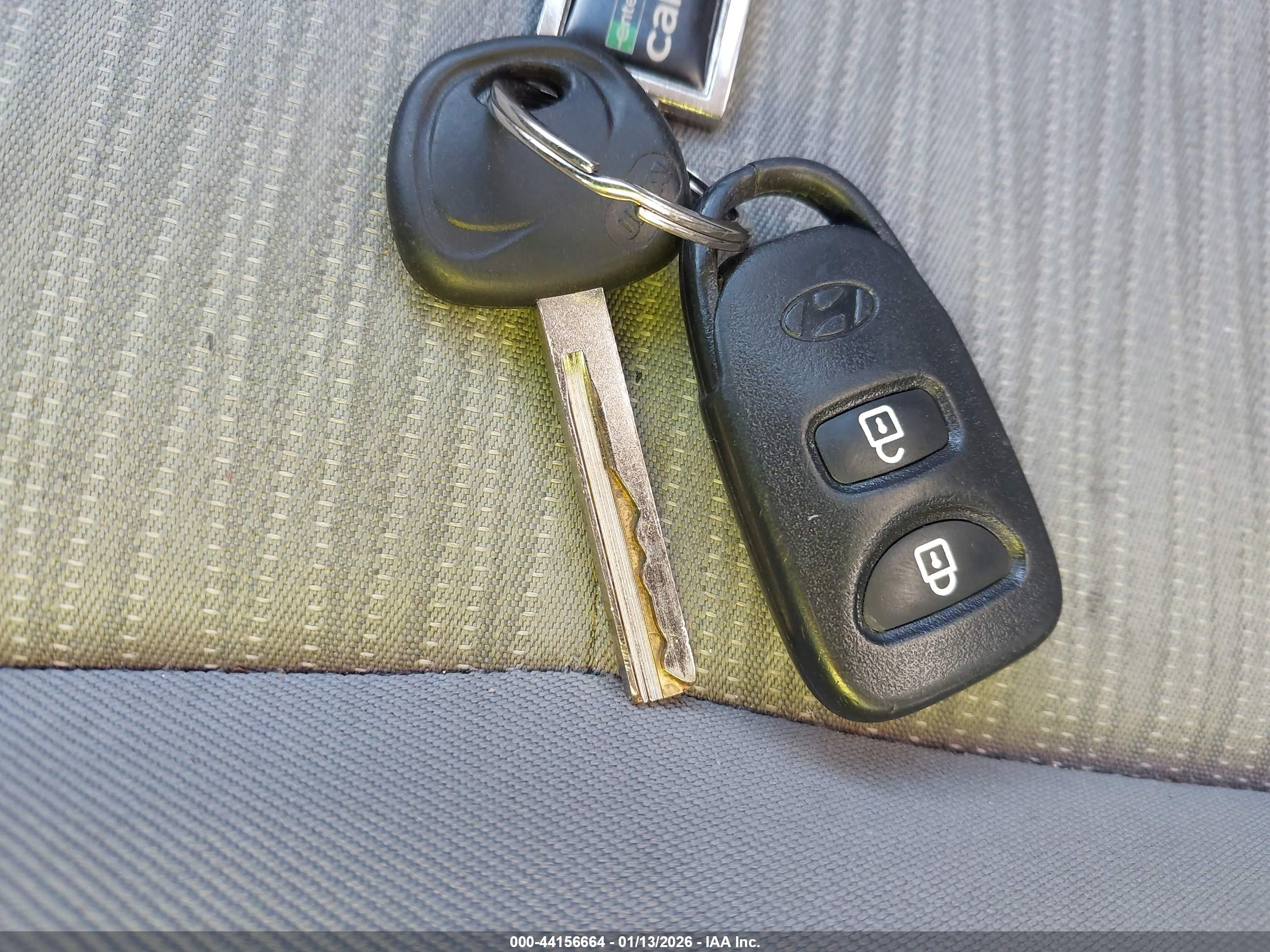 HYUNDAI ACCENT image 11