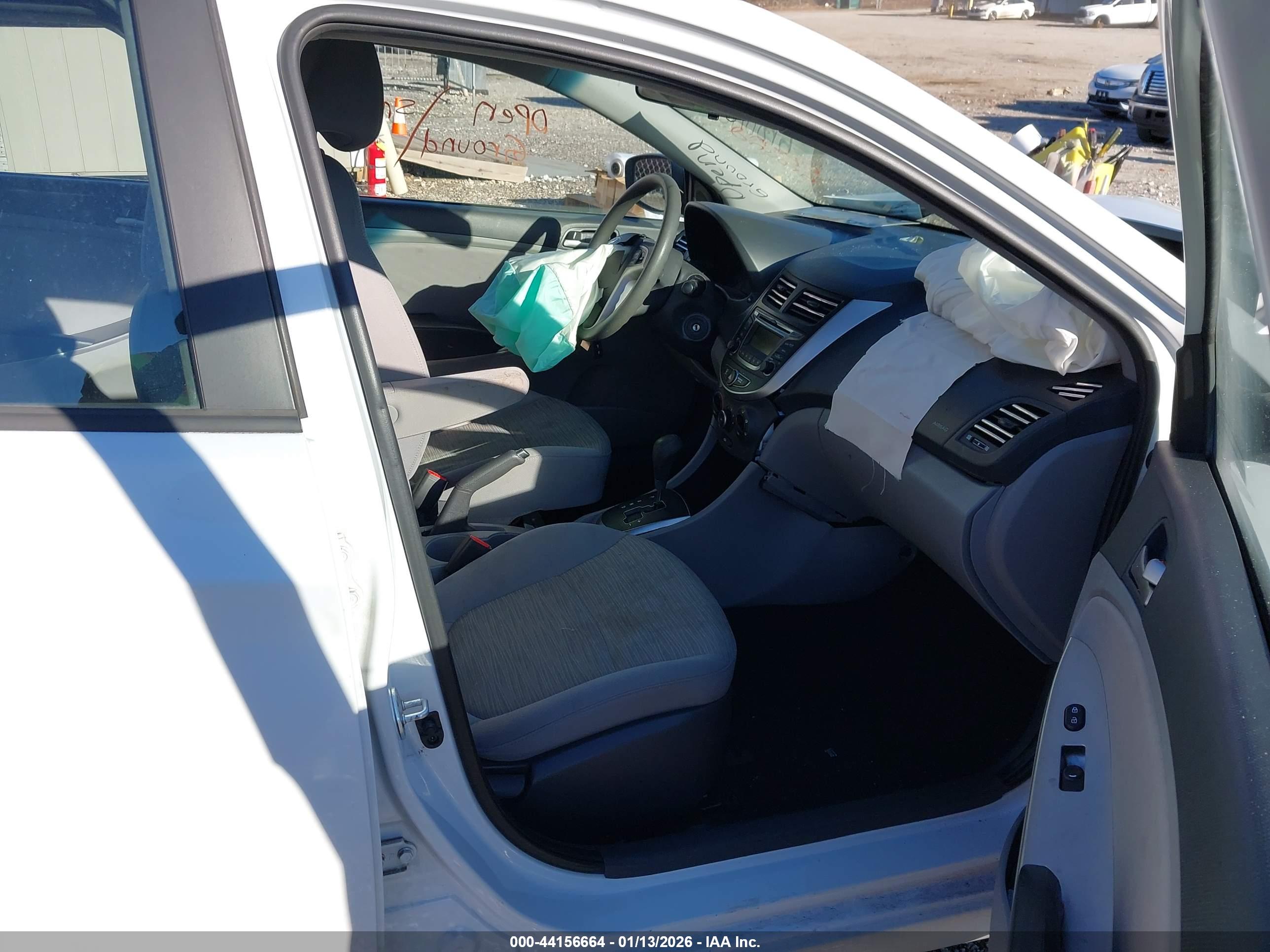 HYUNDAI ACCENT image 5