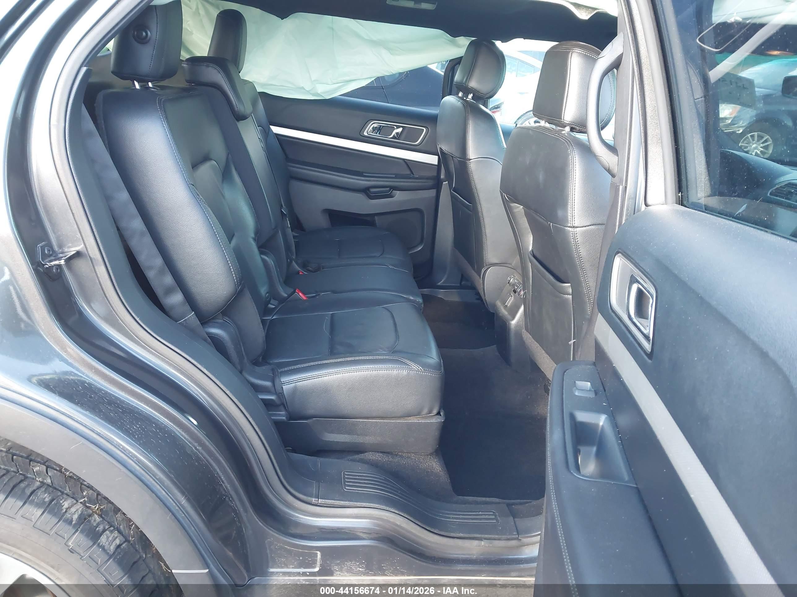 FORD EXPLORER image 8