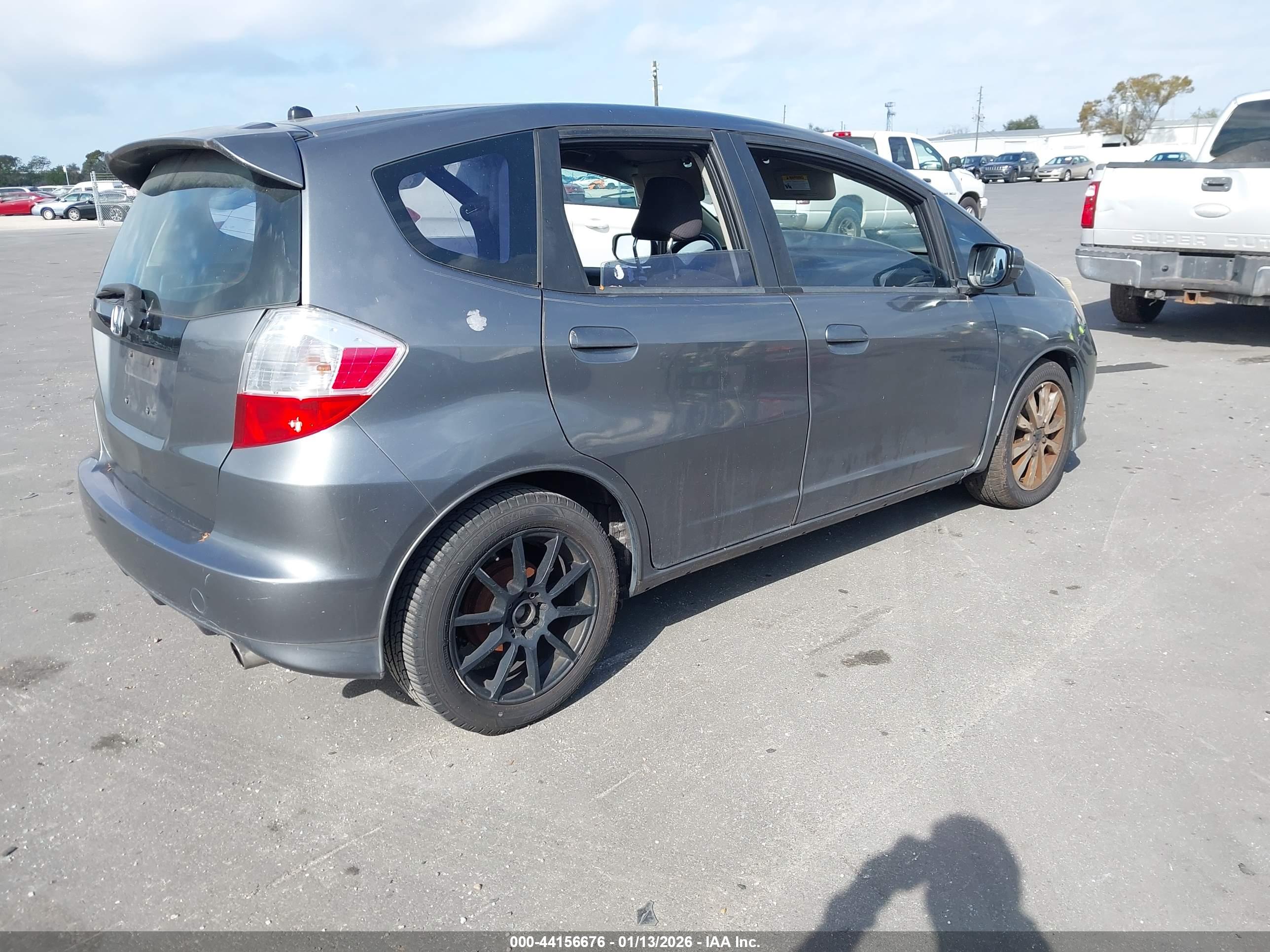 HONDA FIT image 4
