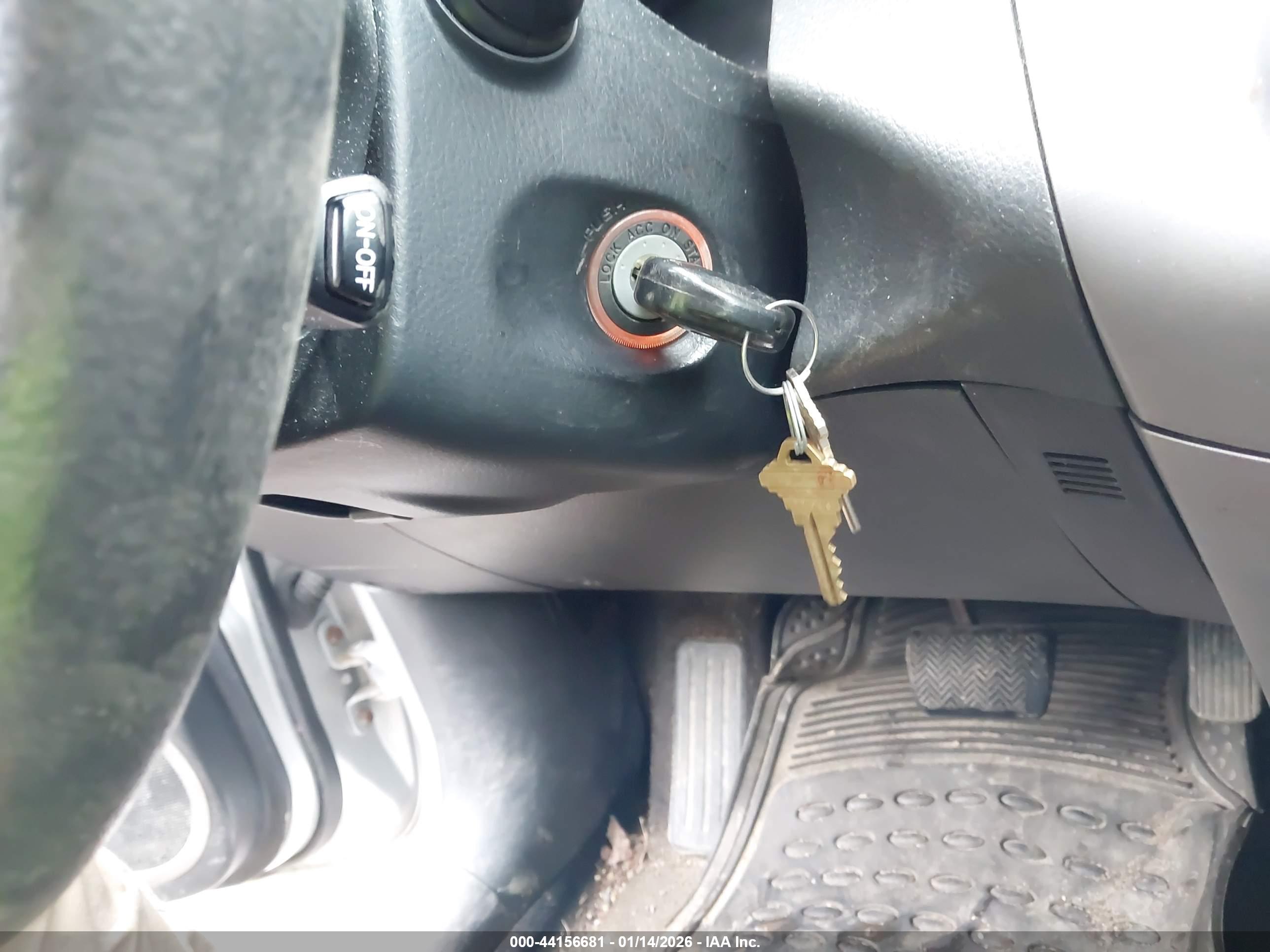TOYOTA RAV4 image 11