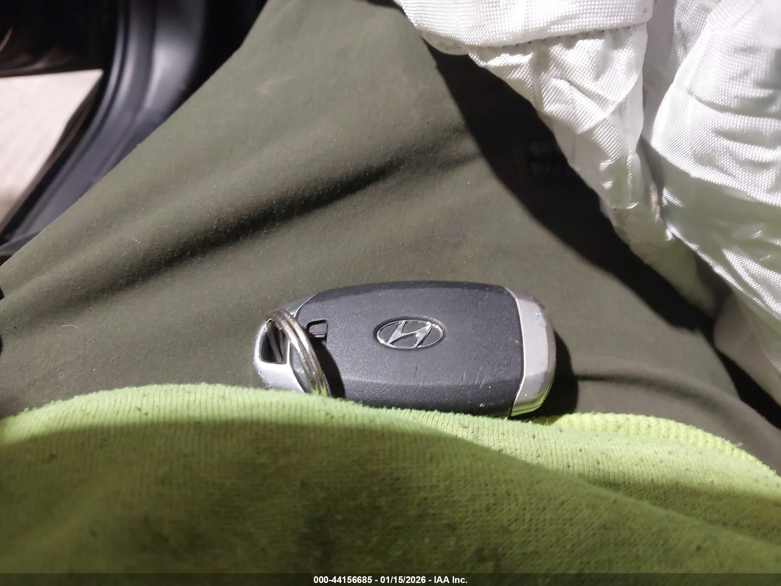 HYUNDAI ELANTRA image 11
