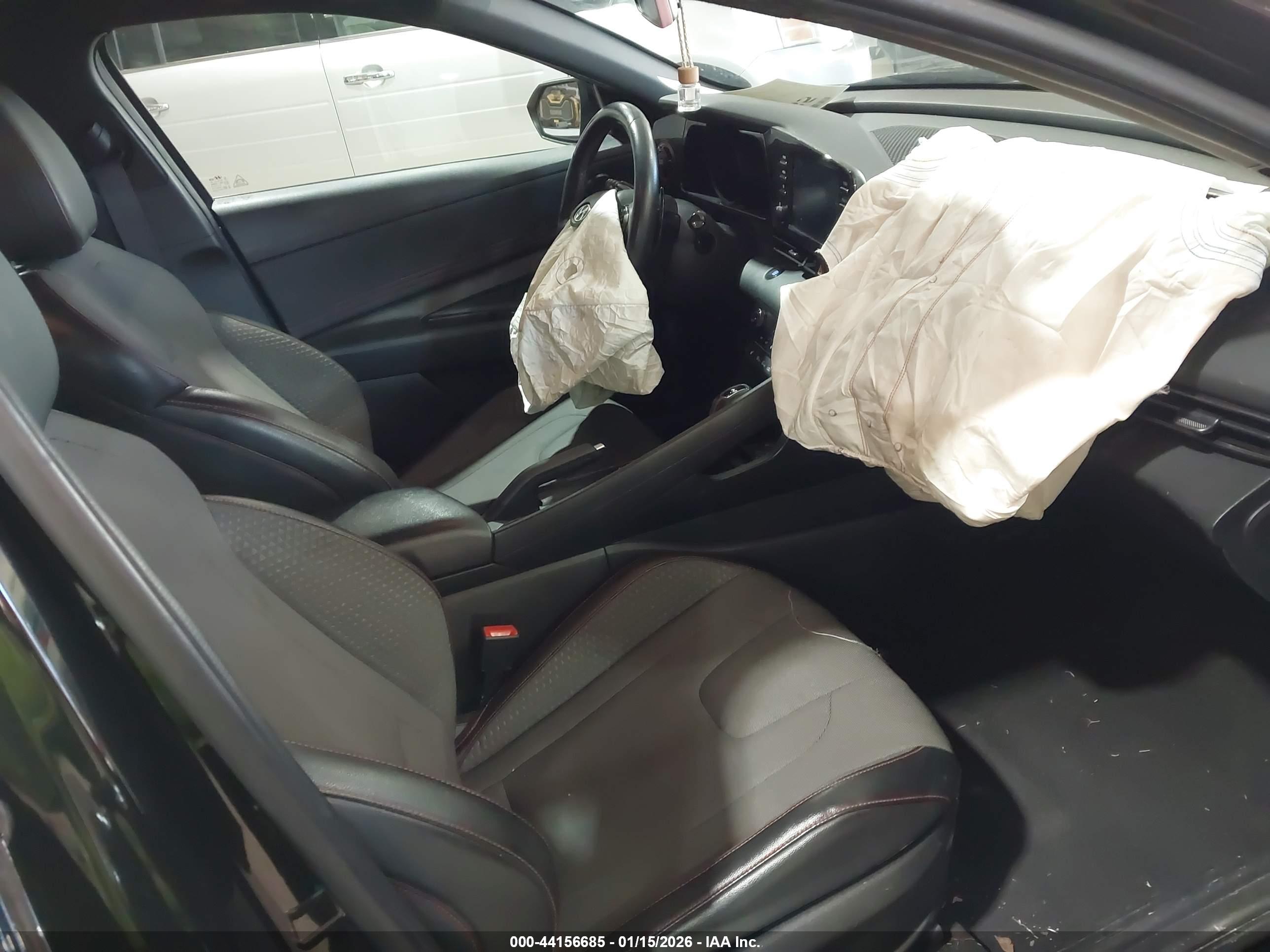 HYUNDAI ELANTRA image 5