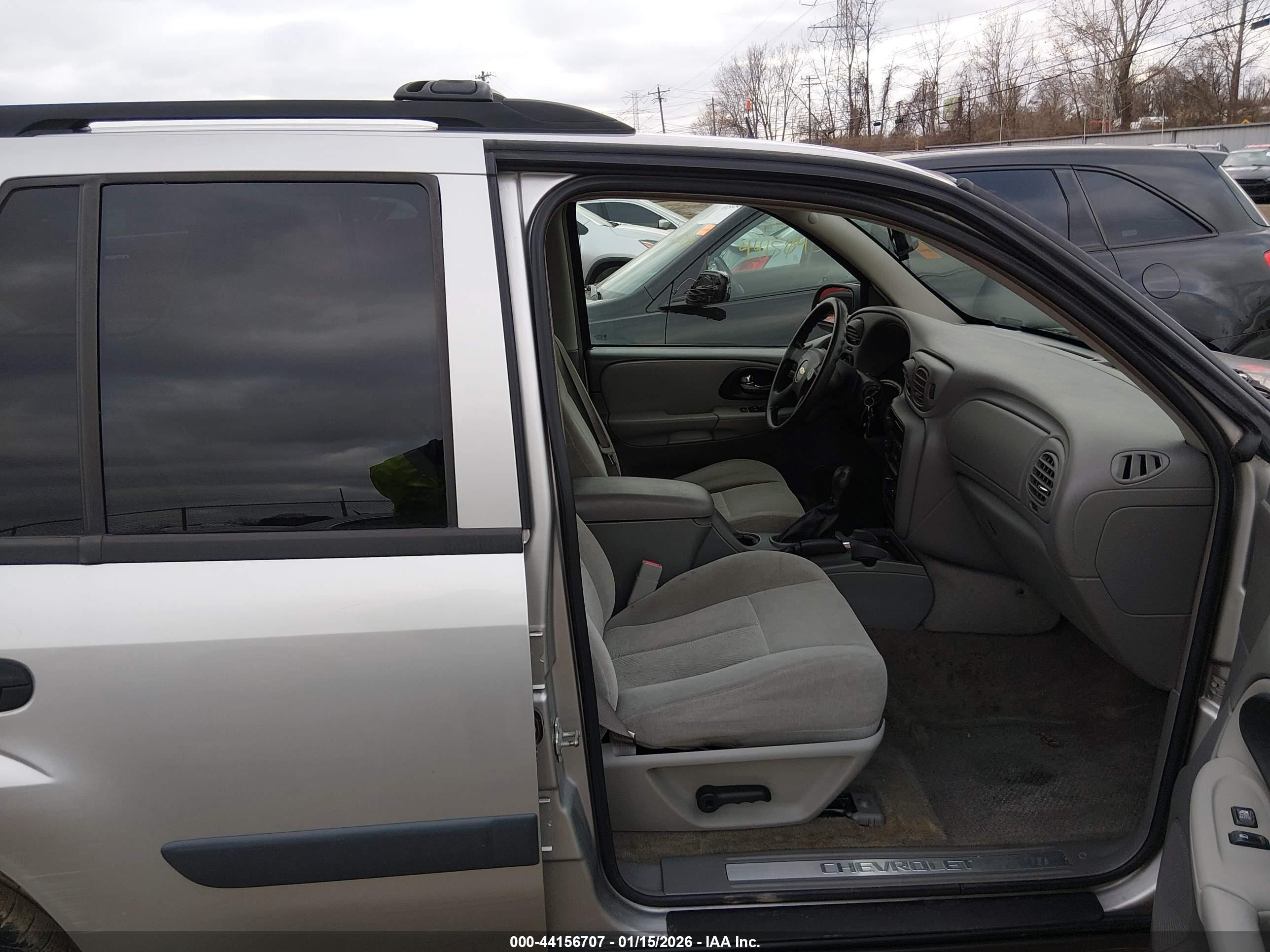 CHEVROLET TRAILBLAZER image 5