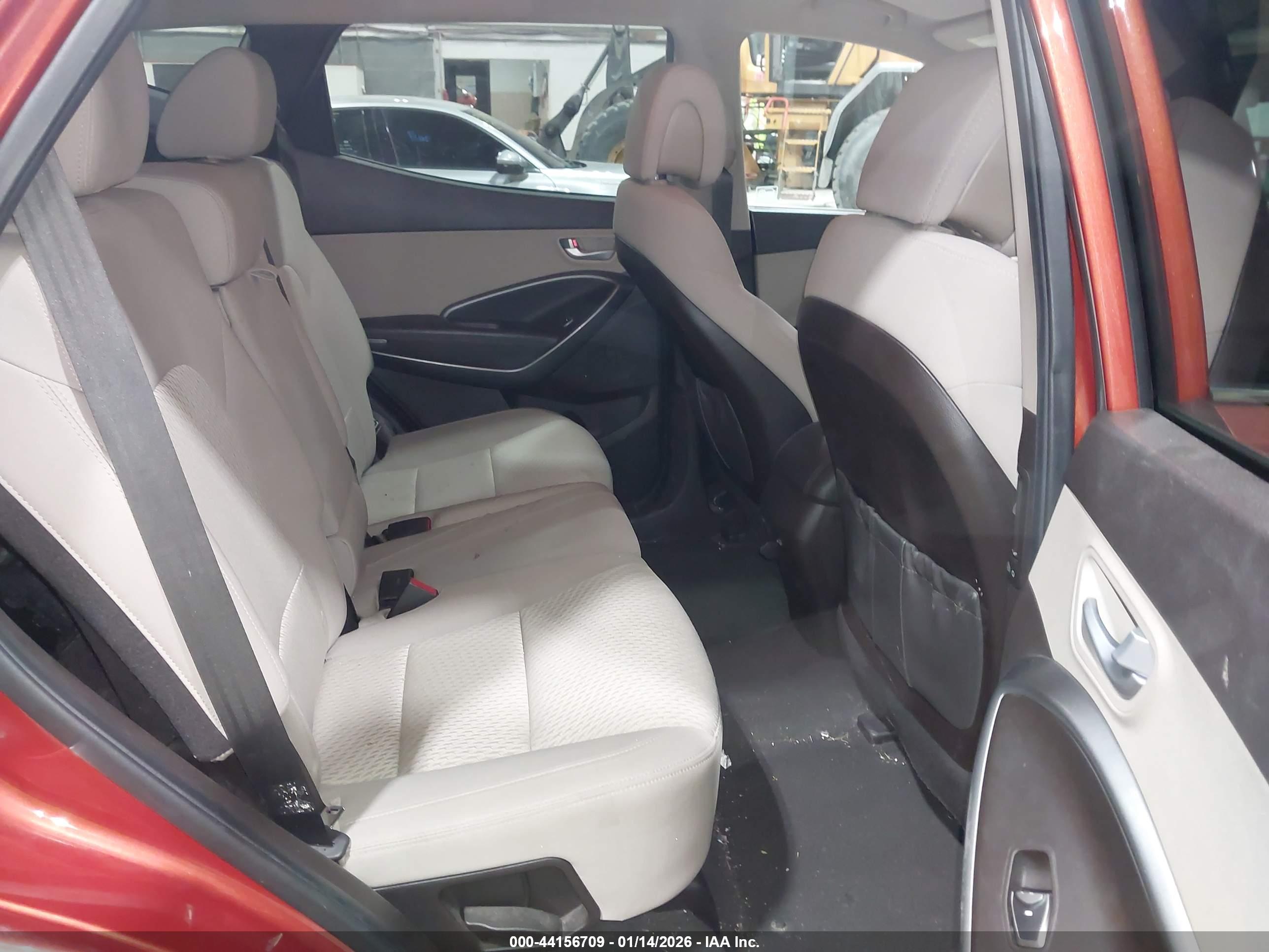 HYUNDAI SANTA image 8