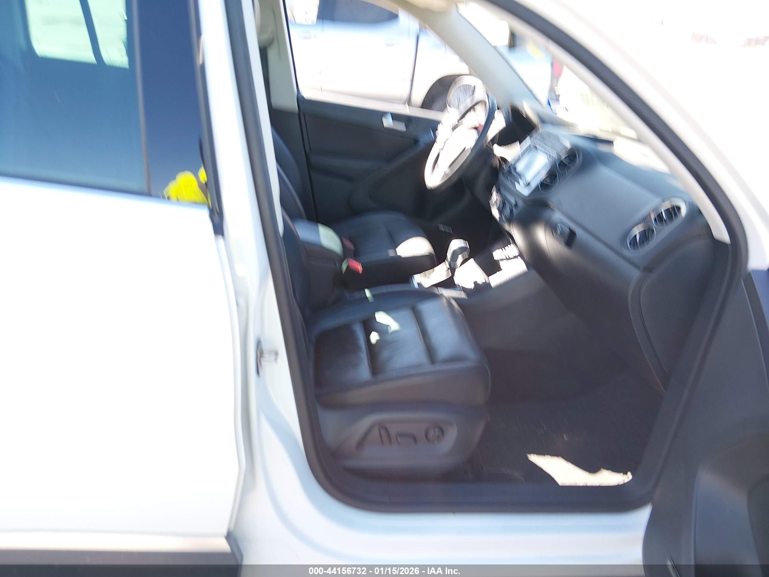VOLKSWAGEN TIGUAN image 5