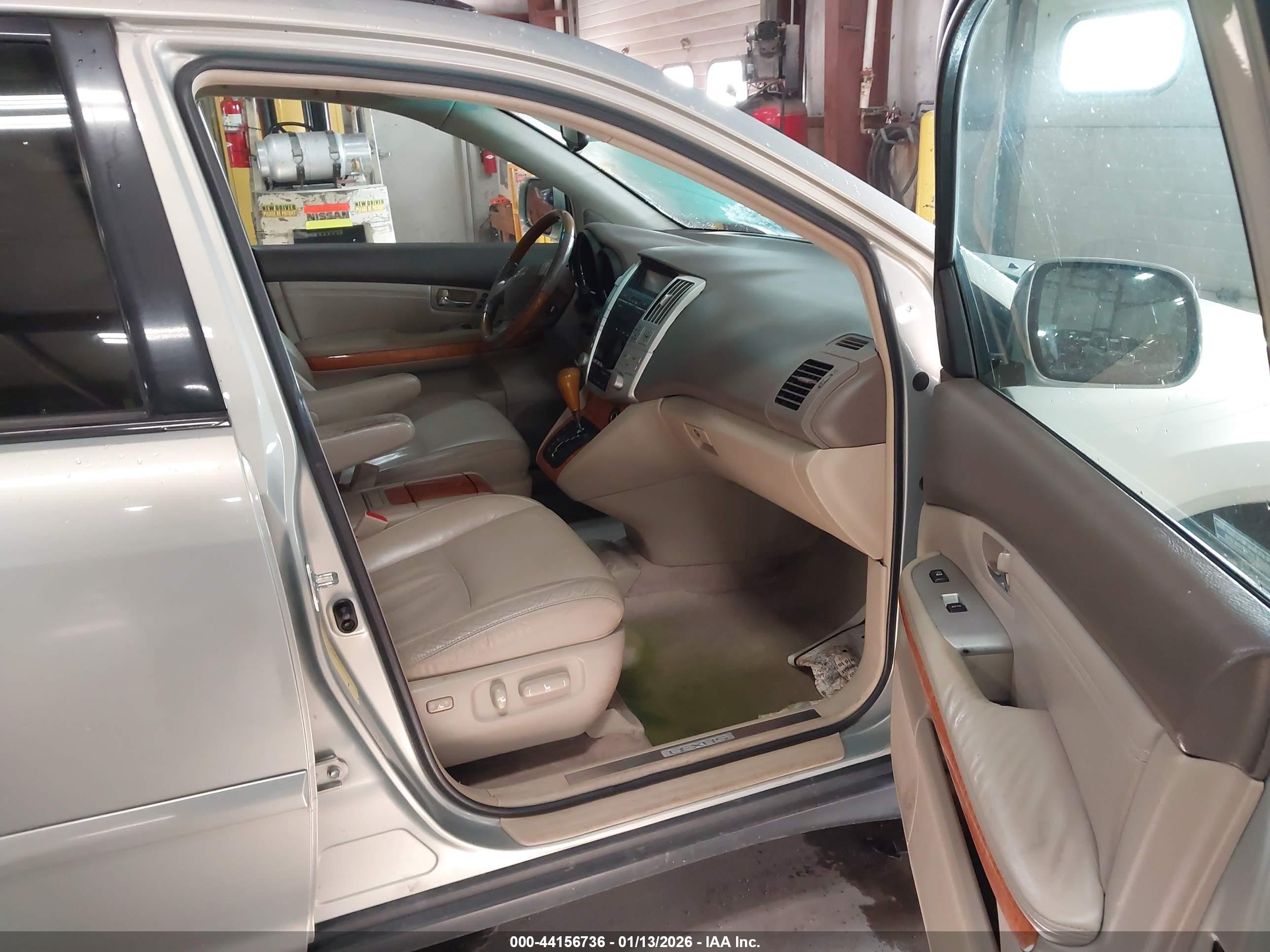 LEXUS RX image 5