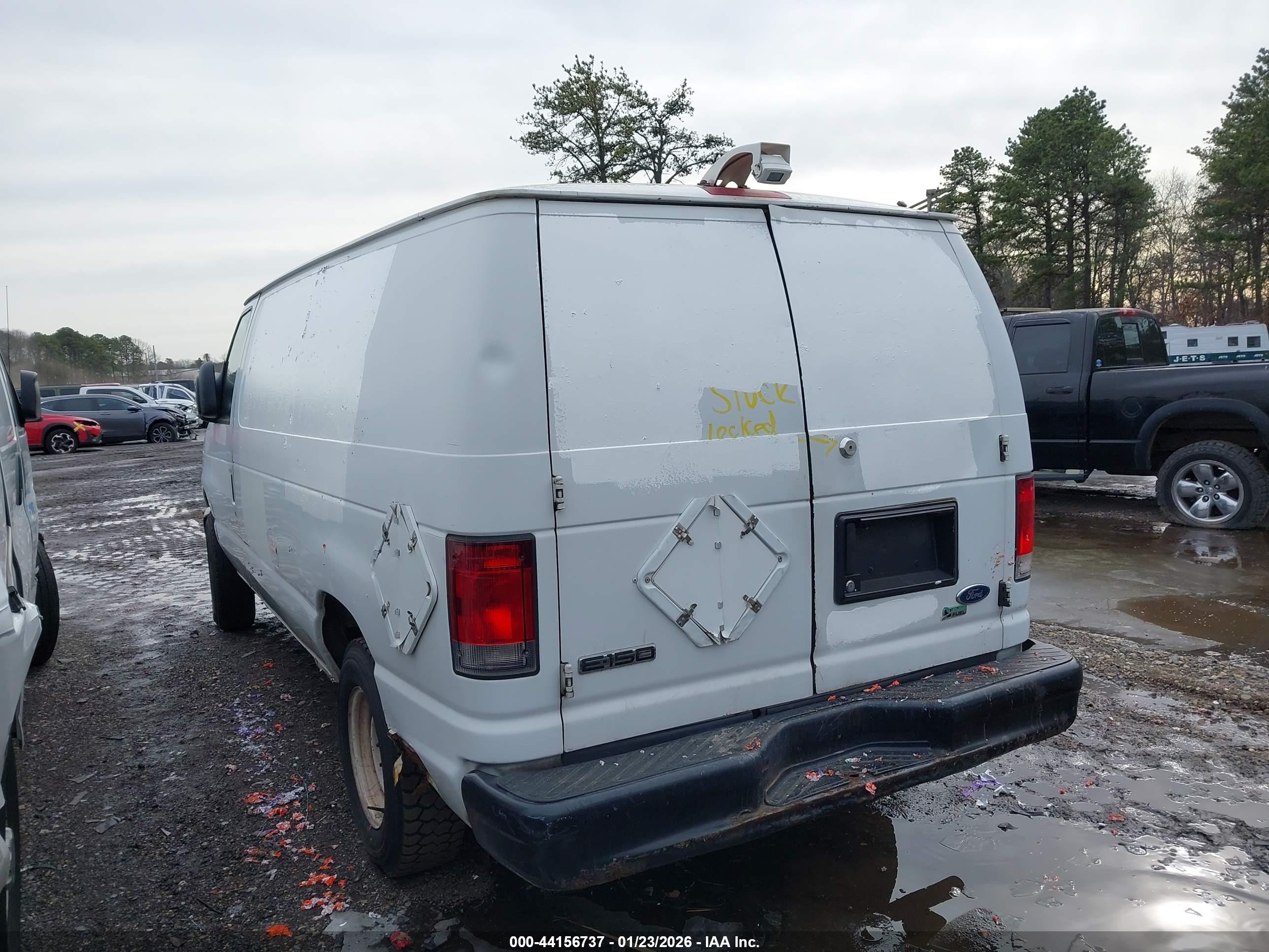FORD E-150 image 3
