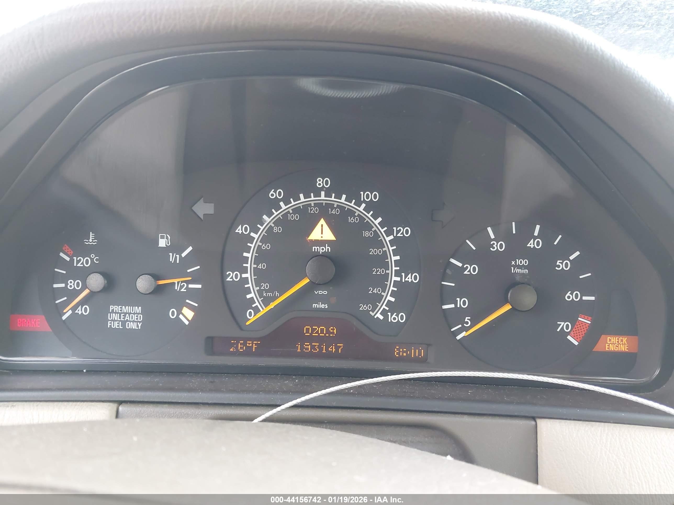 MERCEDES-BENZ E image 7