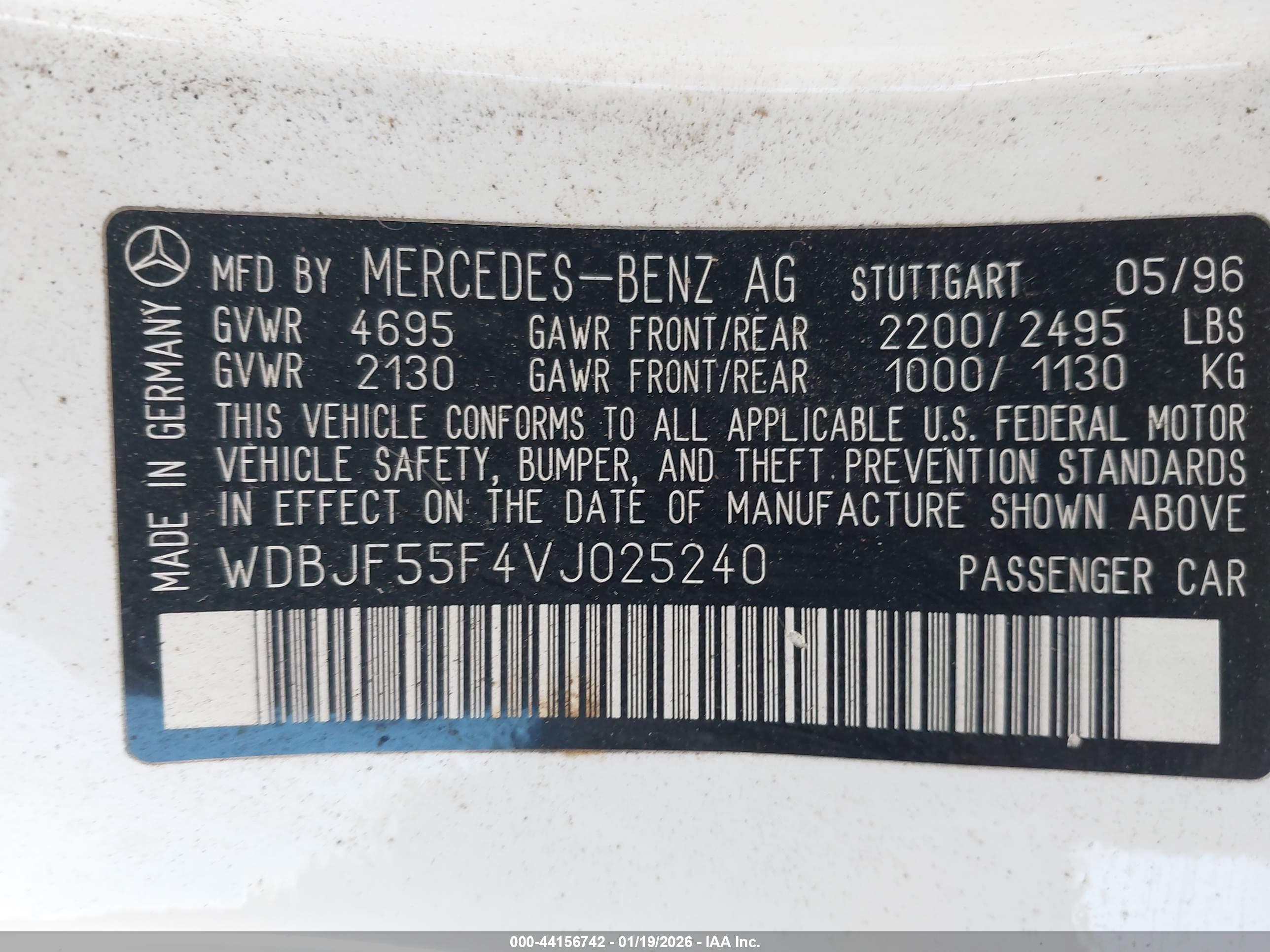 MERCEDES-BENZ E image 9