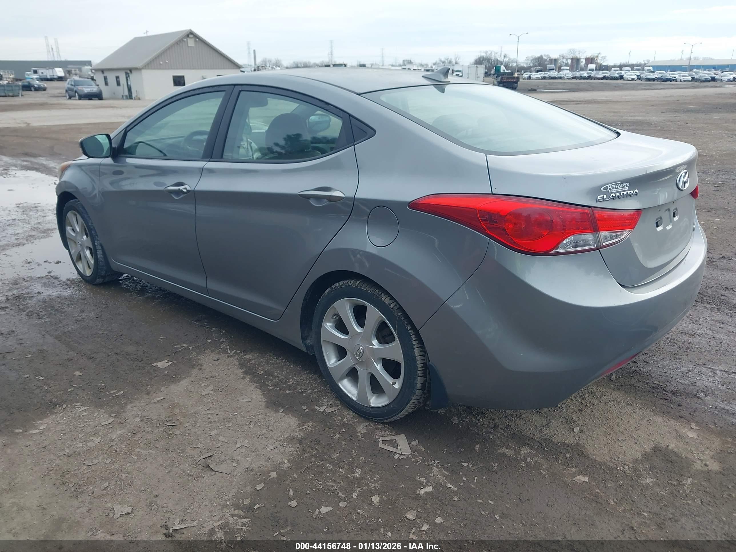 HYUNDAI ELANTRA image 3
