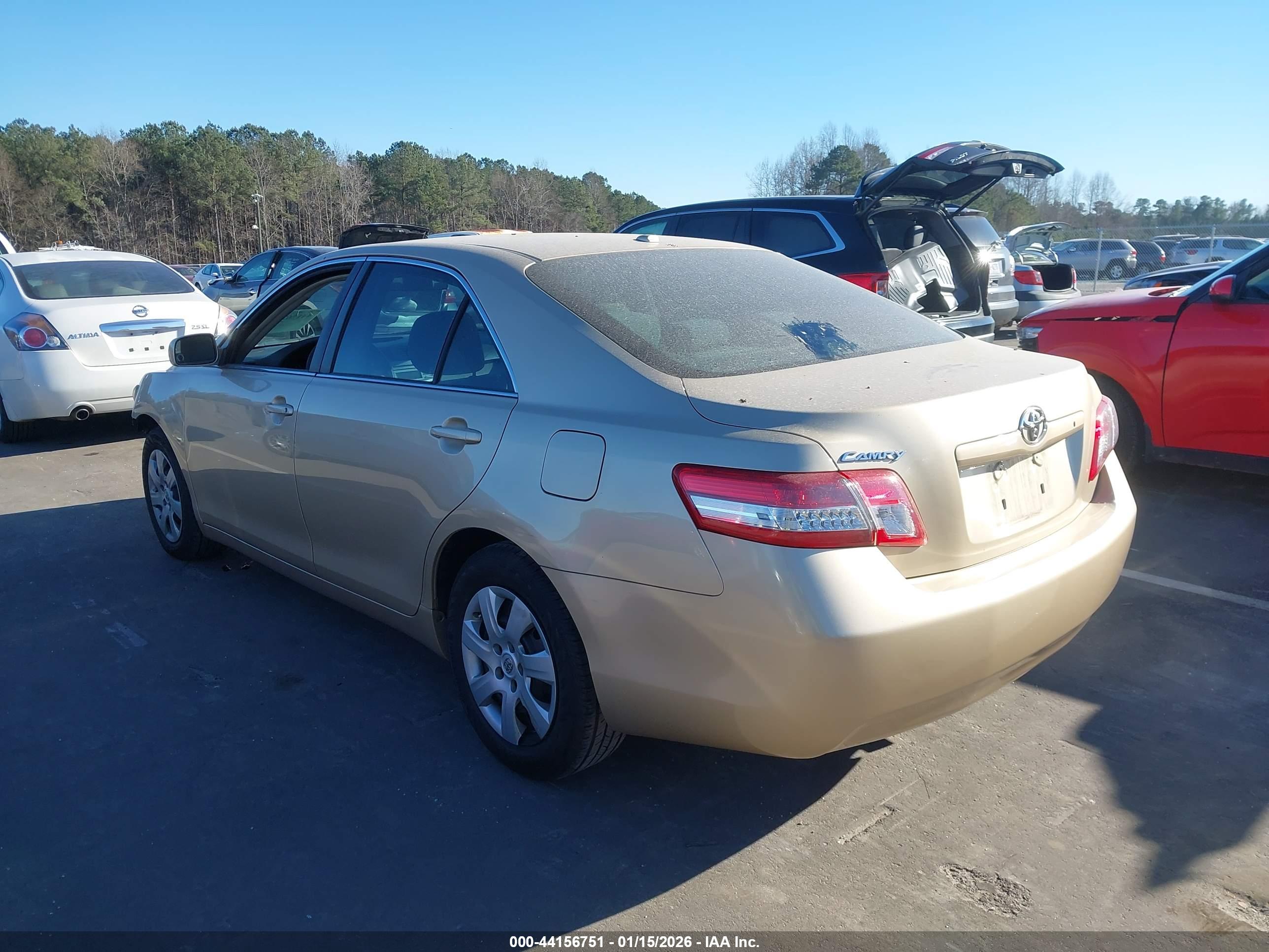 TOYOTA CAMRY image 3