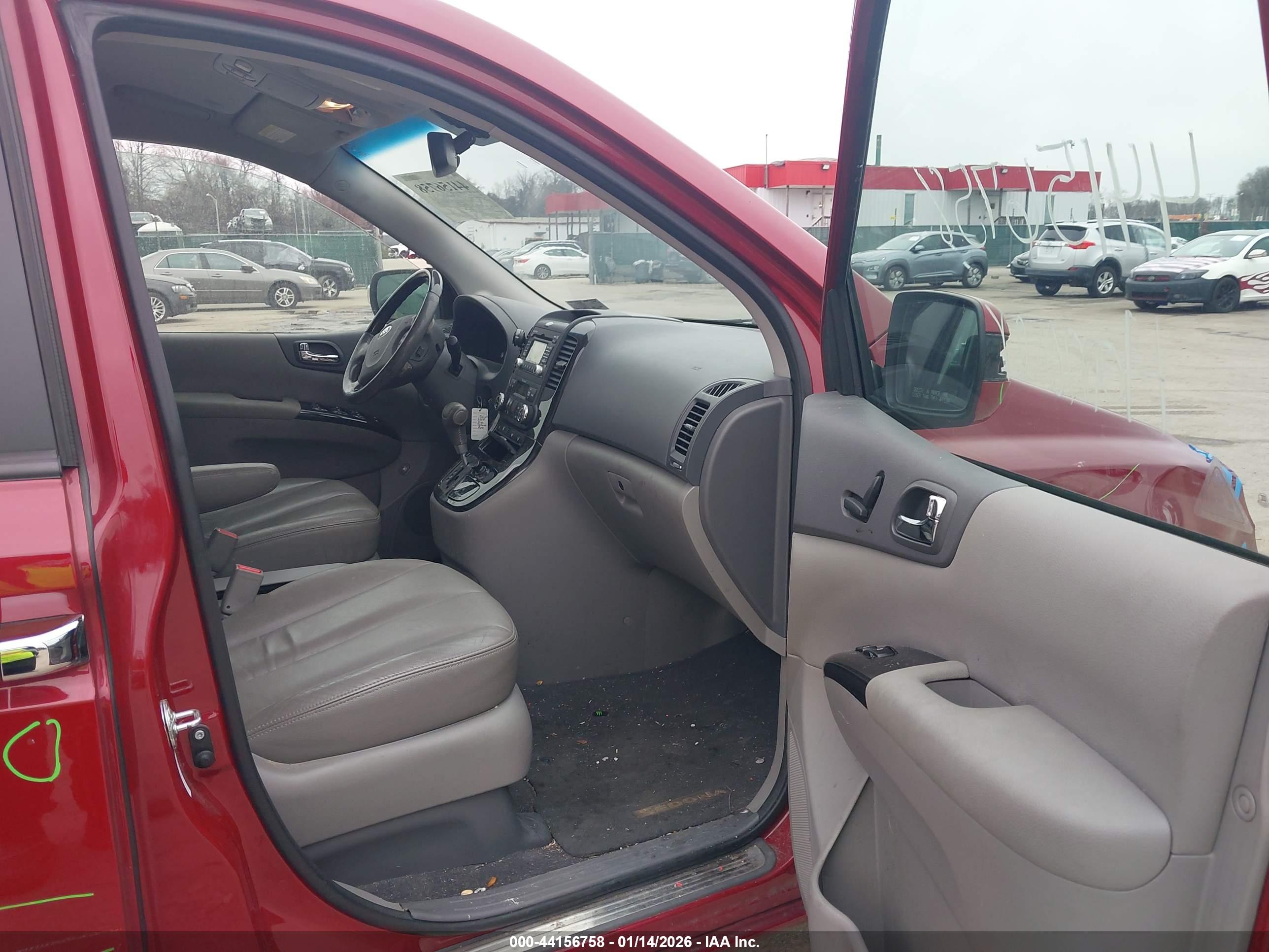 KIA SEDONA image 5