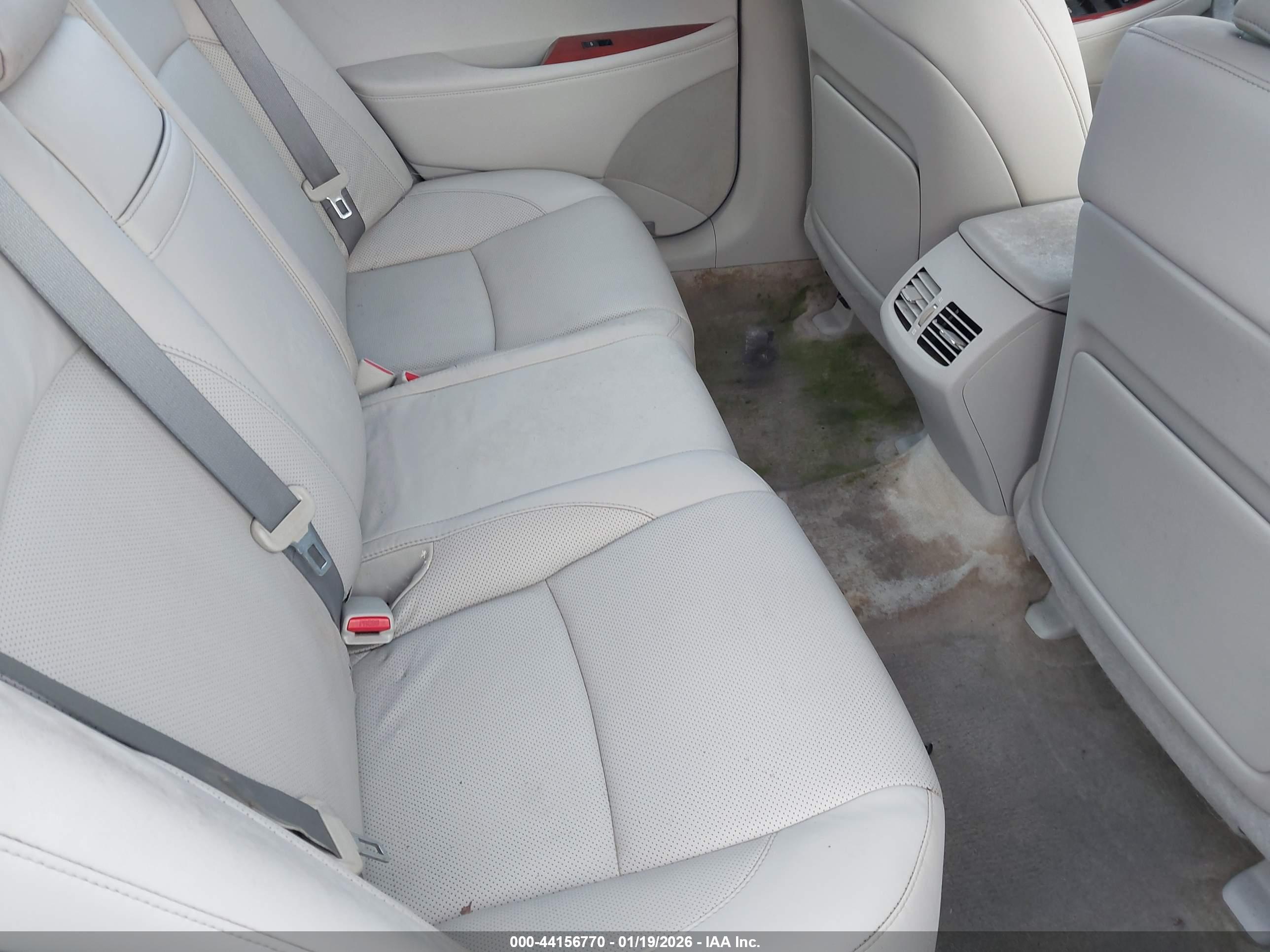 LEXUS ES image 8