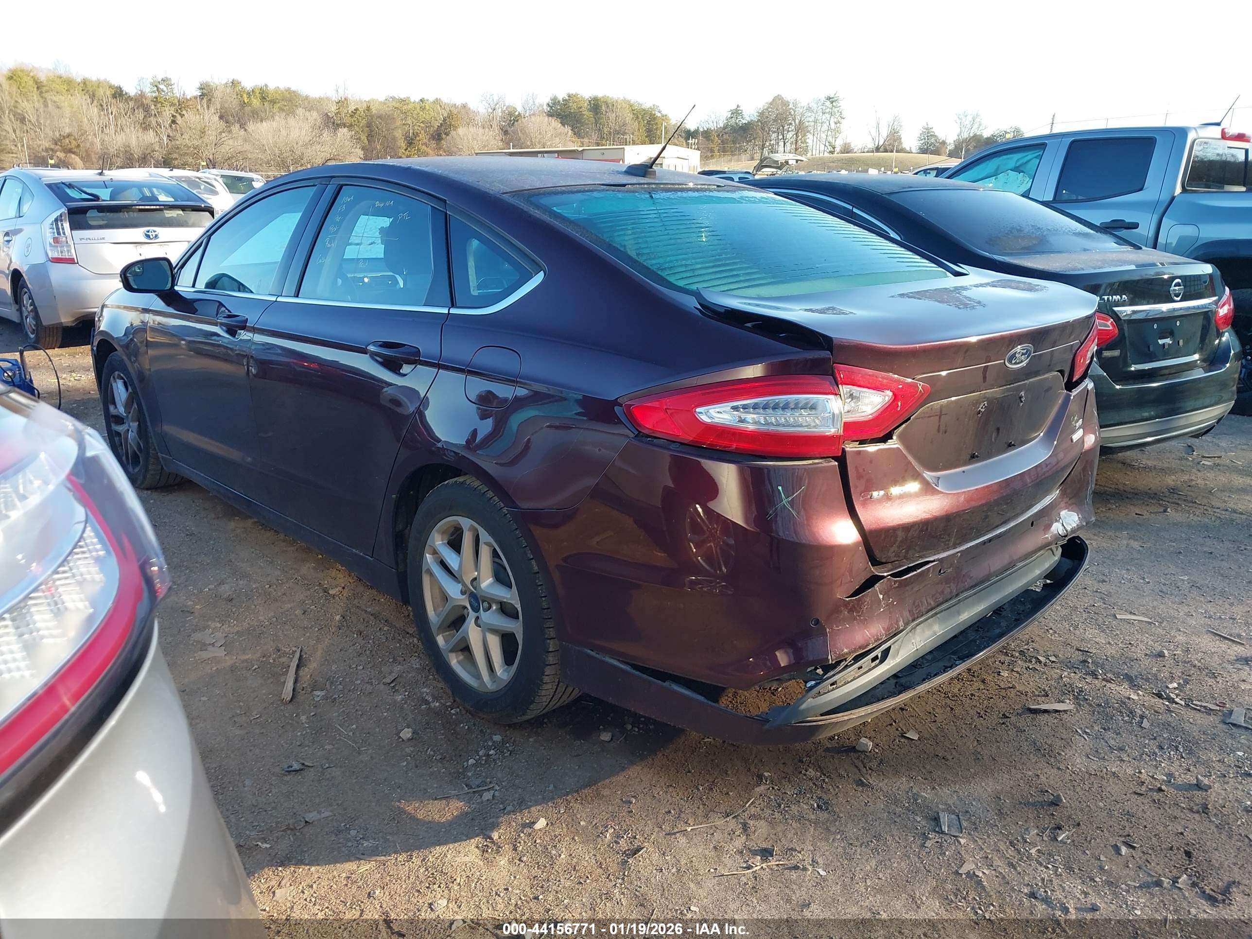 FORD FUSION image 3