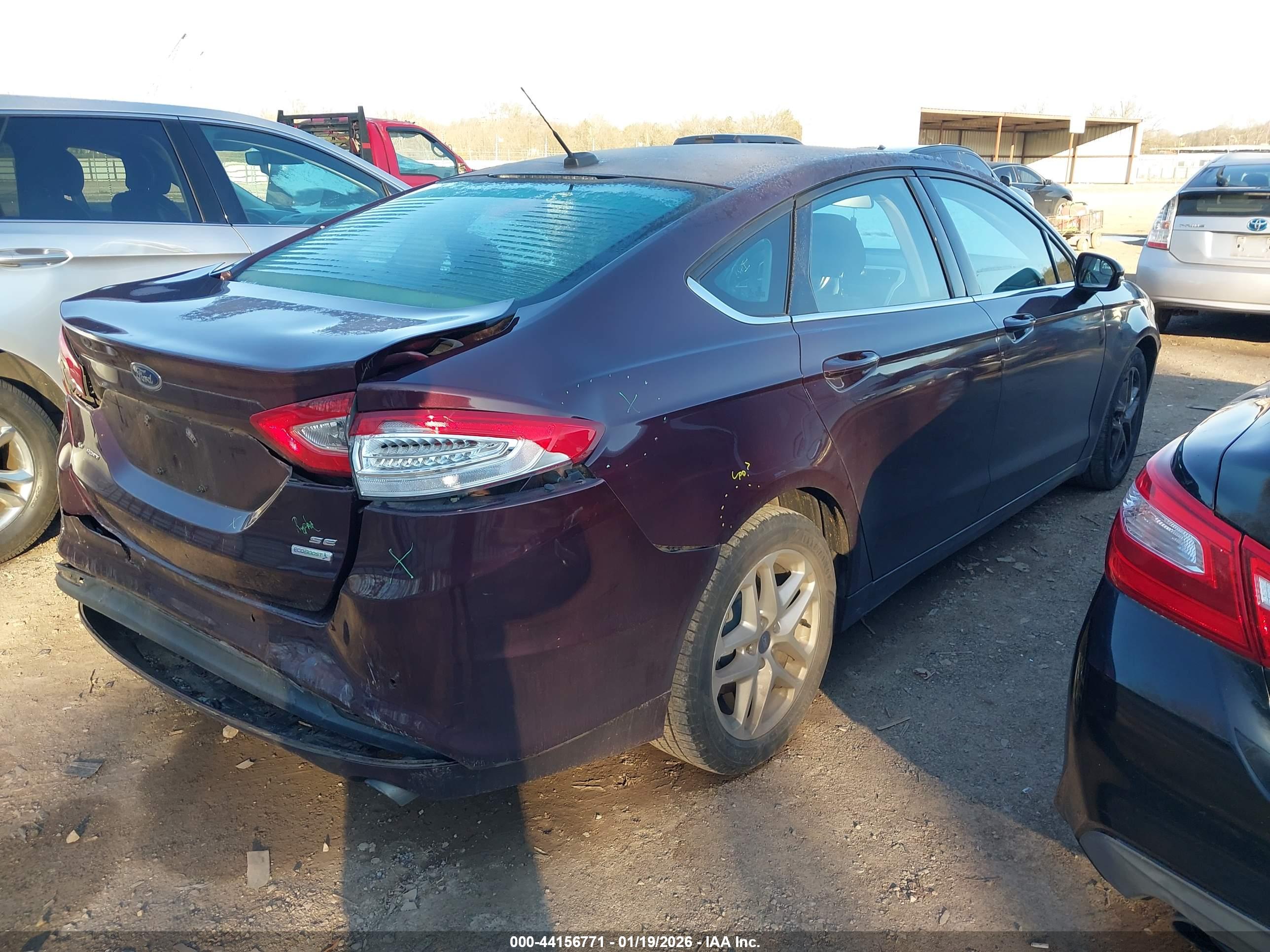 FORD FUSION image 4