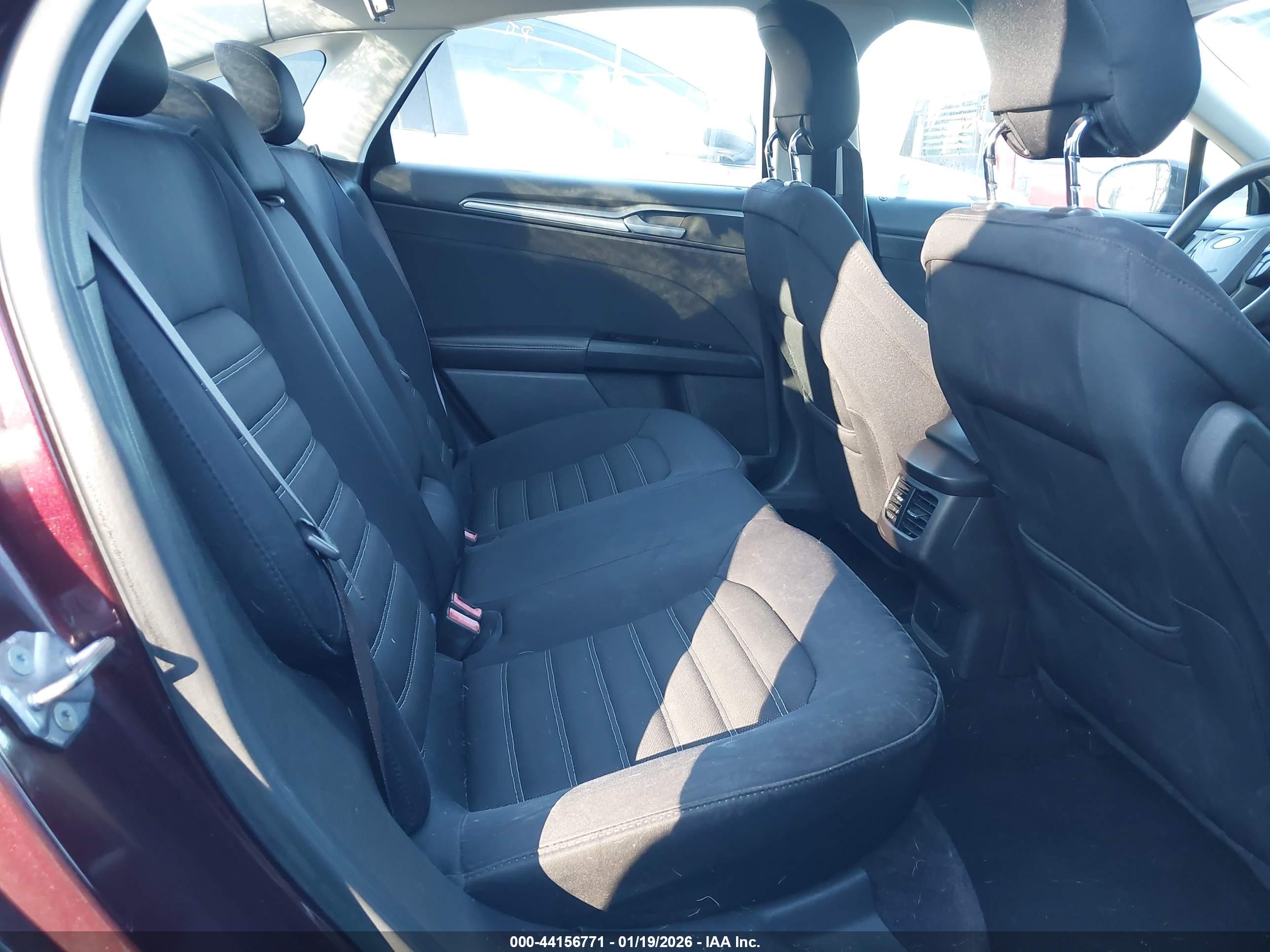 FORD FUSION image 8