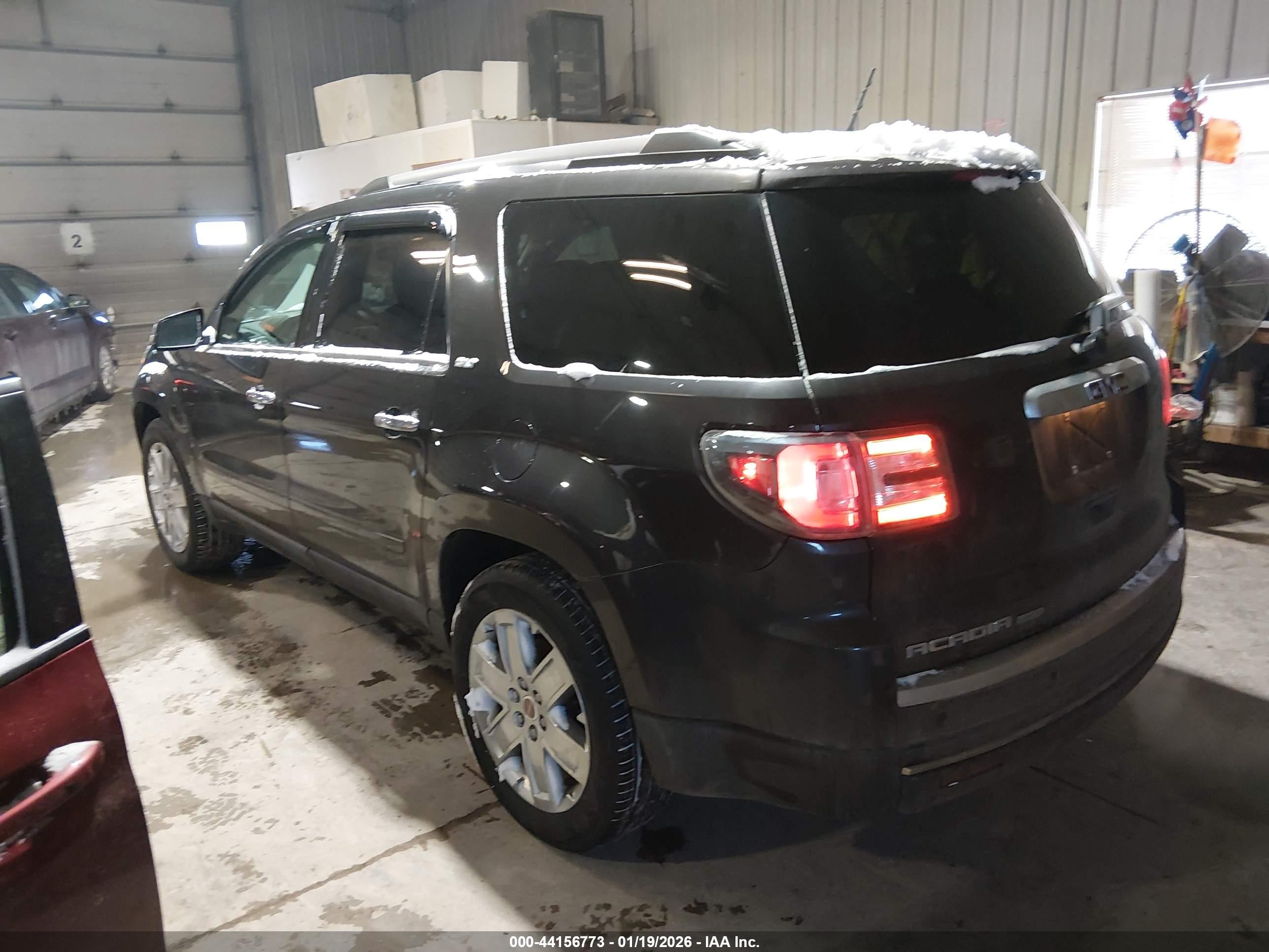 GMC ACADIA image 3