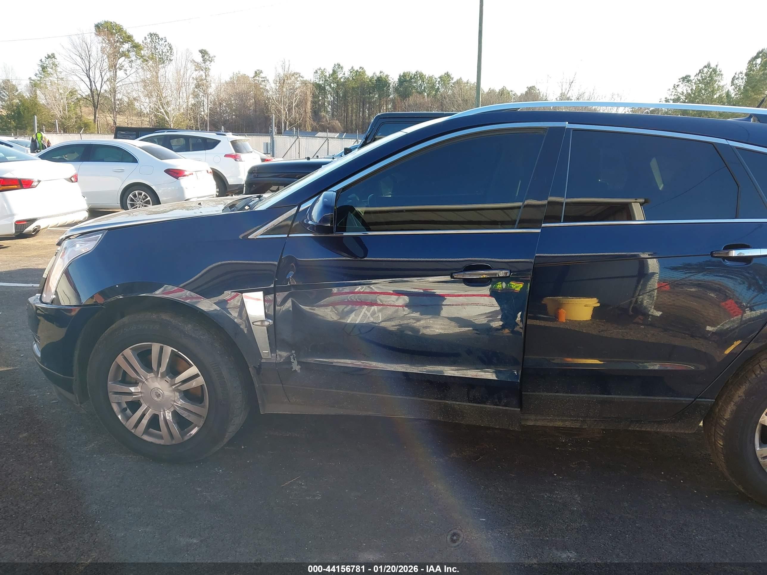 CADILLAC SRX image 6