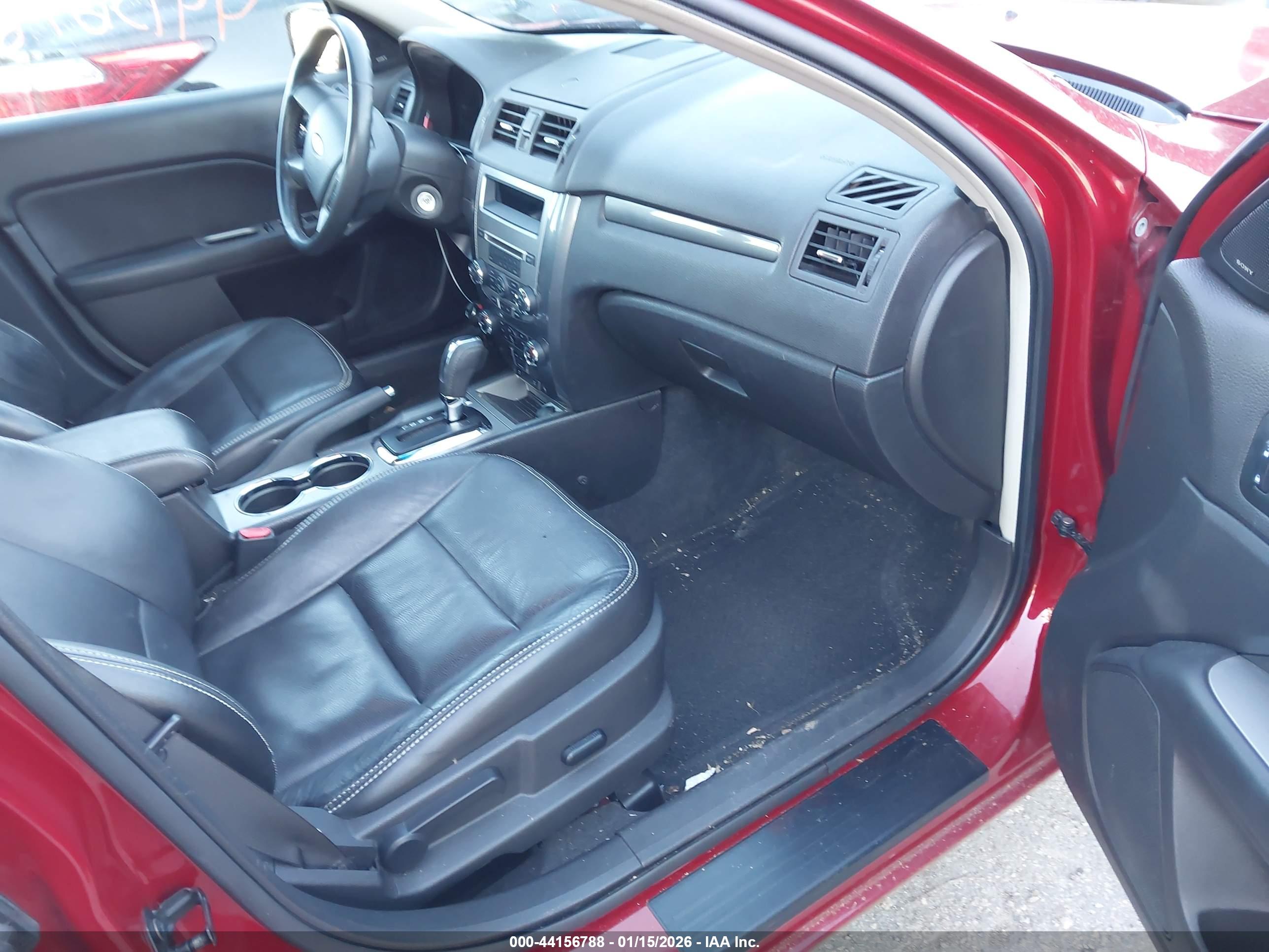 FORD FUSION image 5