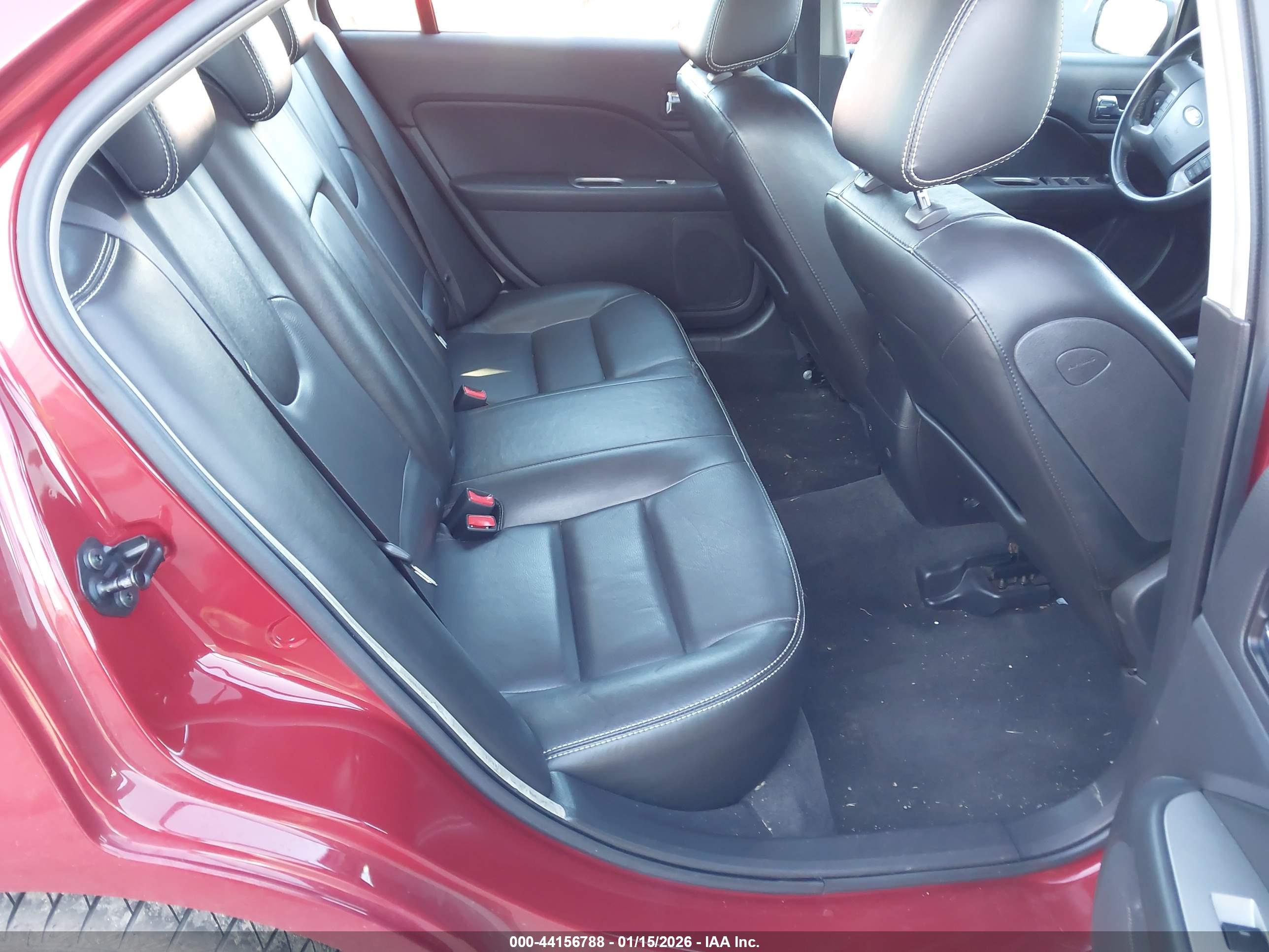 FORD FUSION image 8