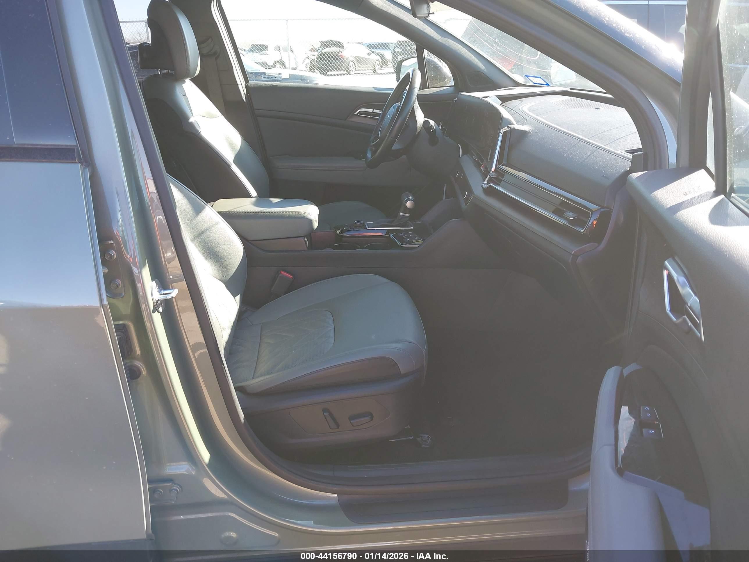 KIA SPORTAGE image 5