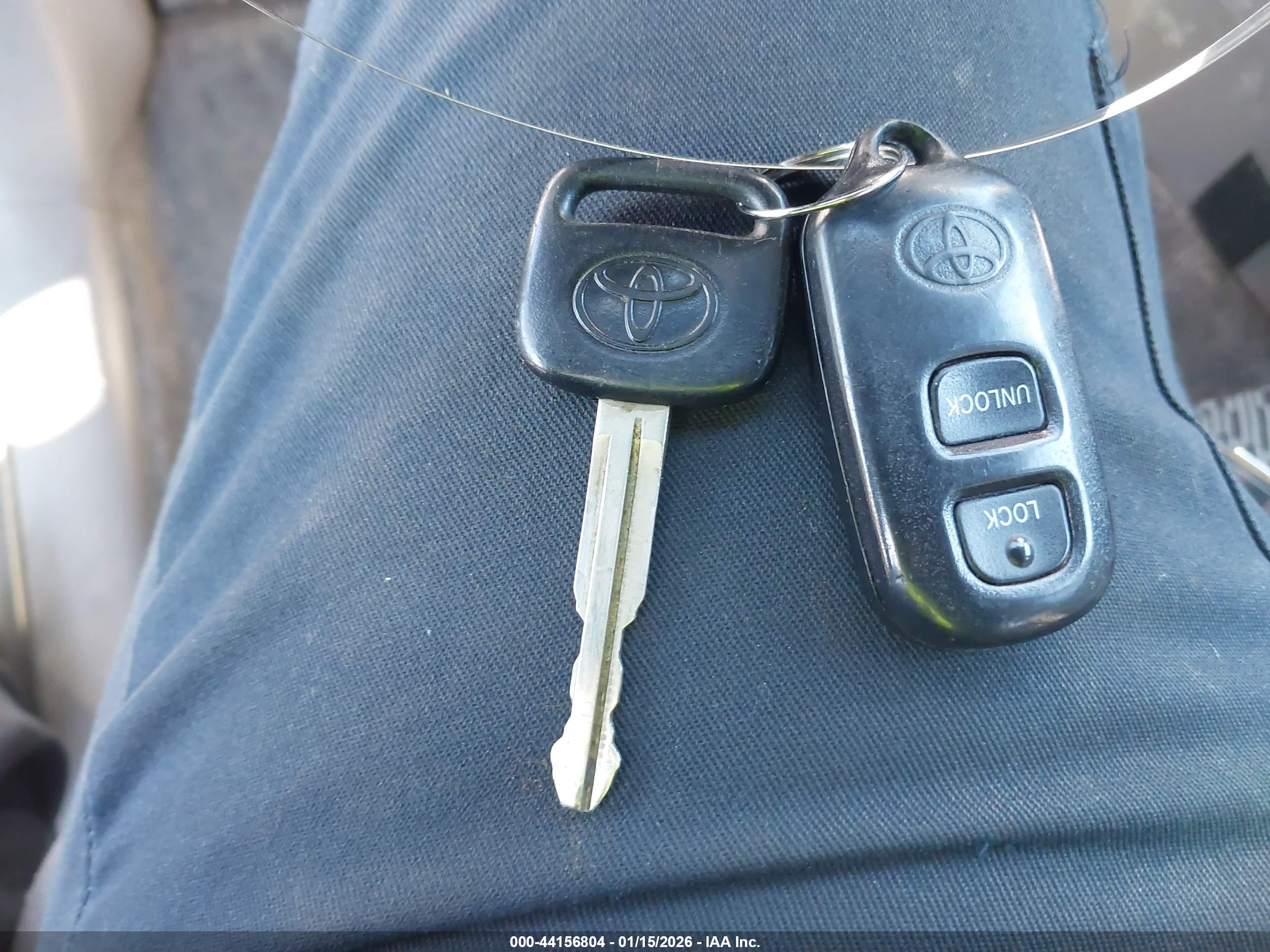 TOYOTA RAV4 image 11