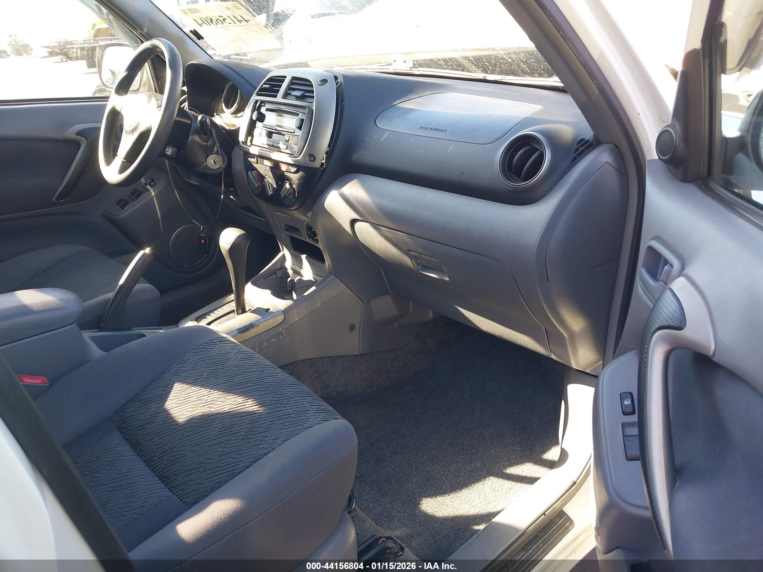 TOYOTA RAV4 image 5