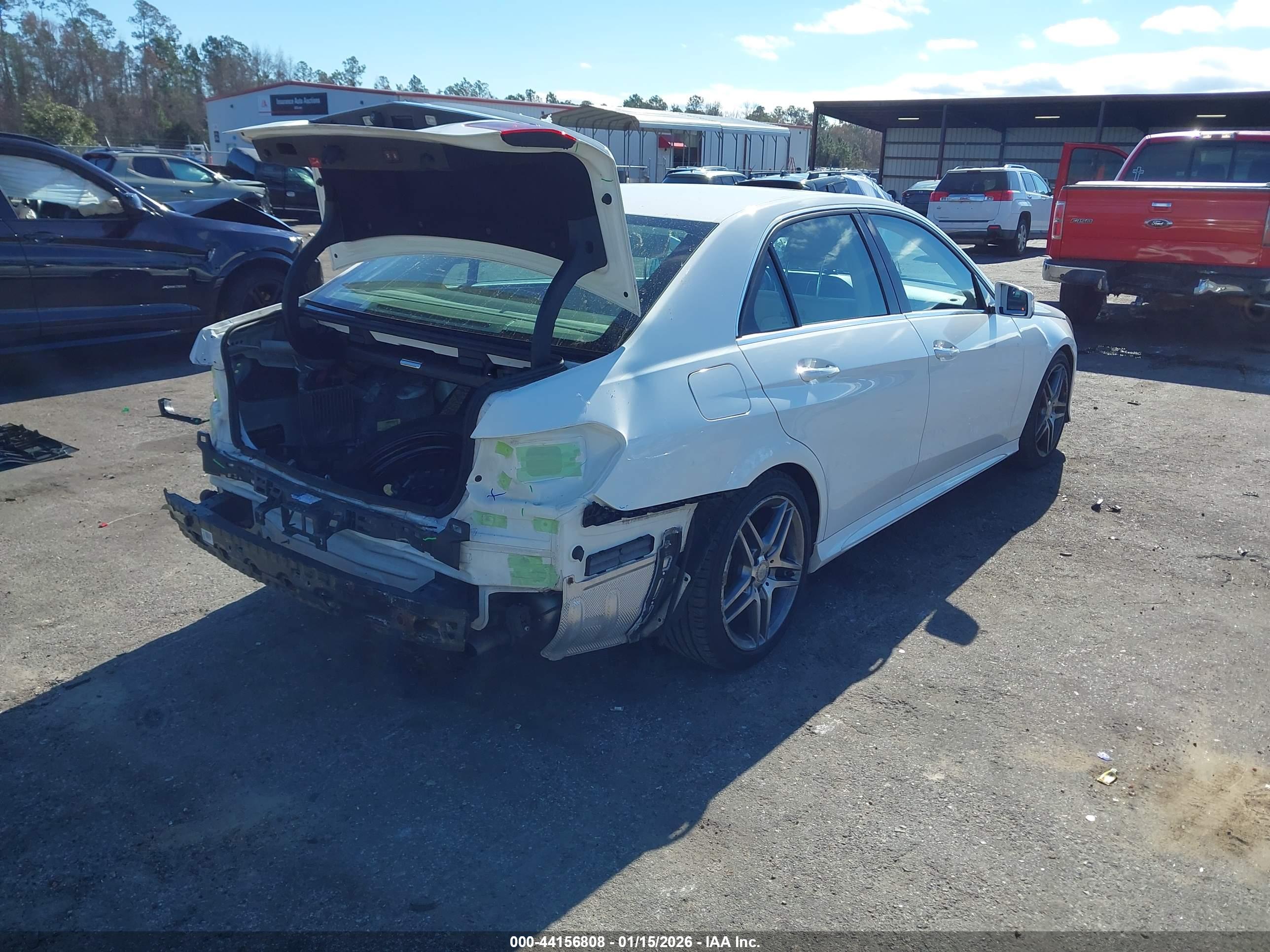 MERCEDES-BENZ E image 4