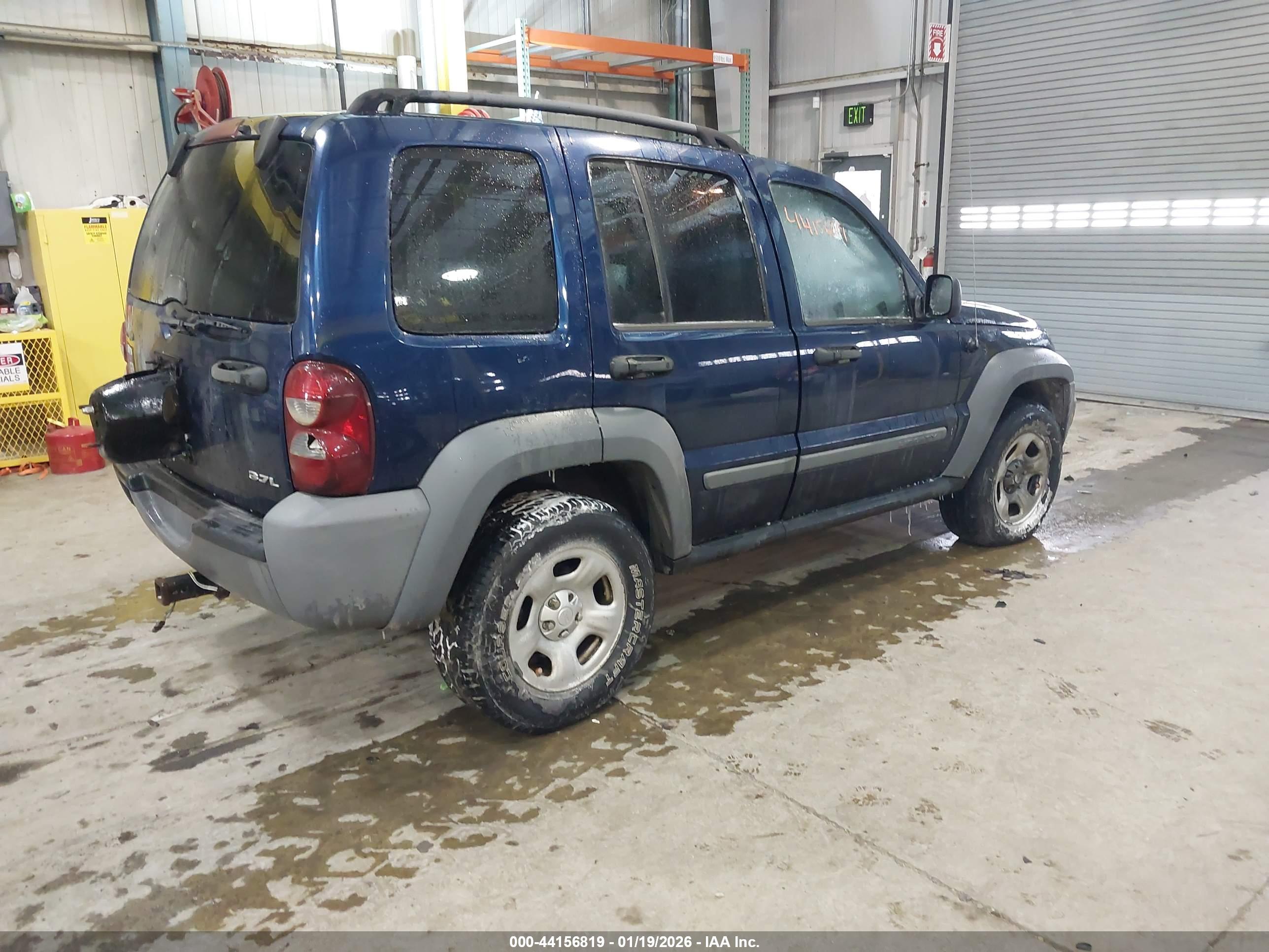 JEEP LIBERTY image 4