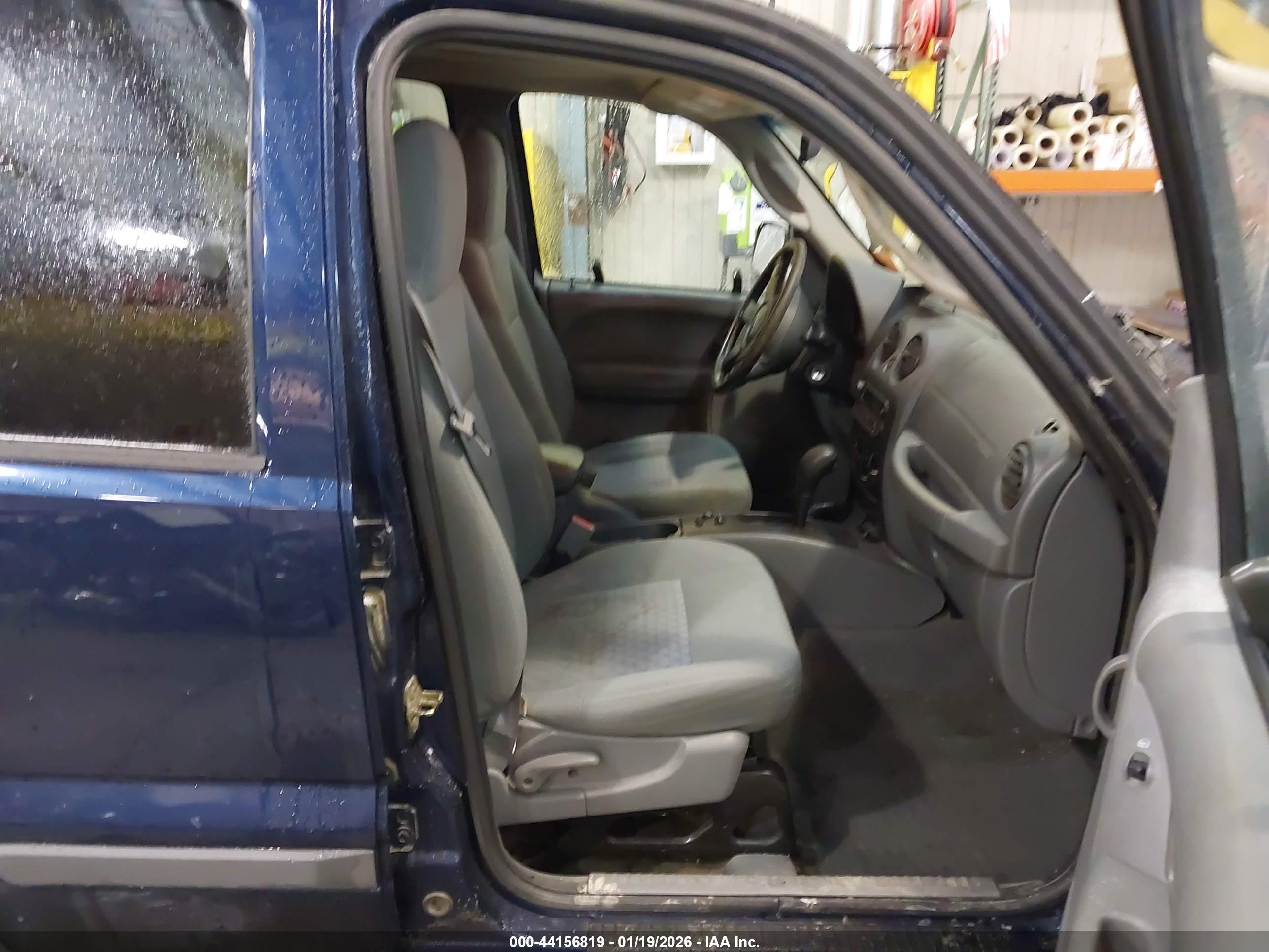 JEEP LIBERTY image 5
