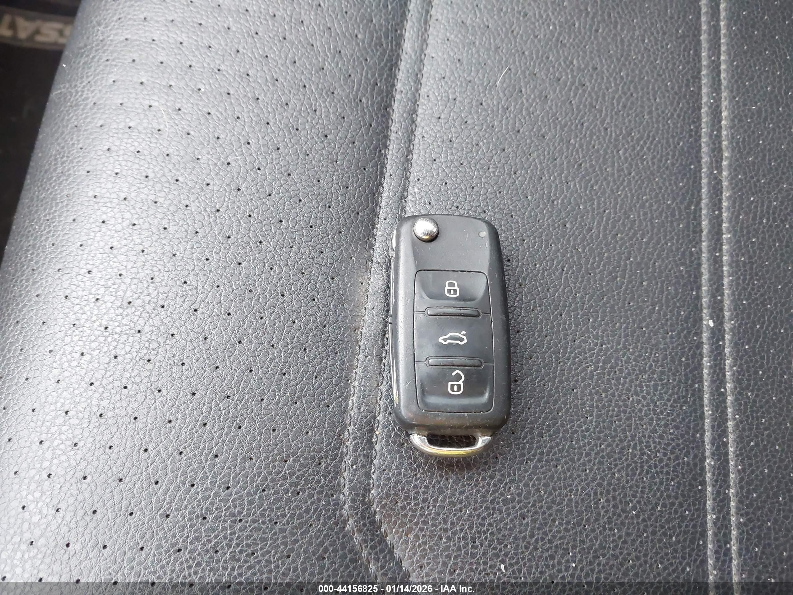 VOLKSWAGEN PASSAT image 11