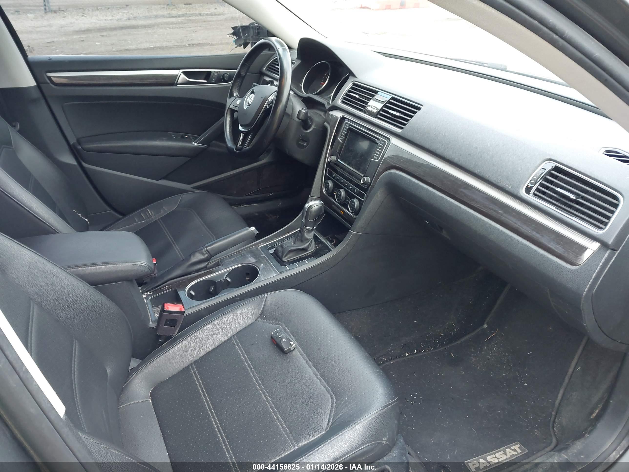 VOLKSWAGEN PASSAT image 5