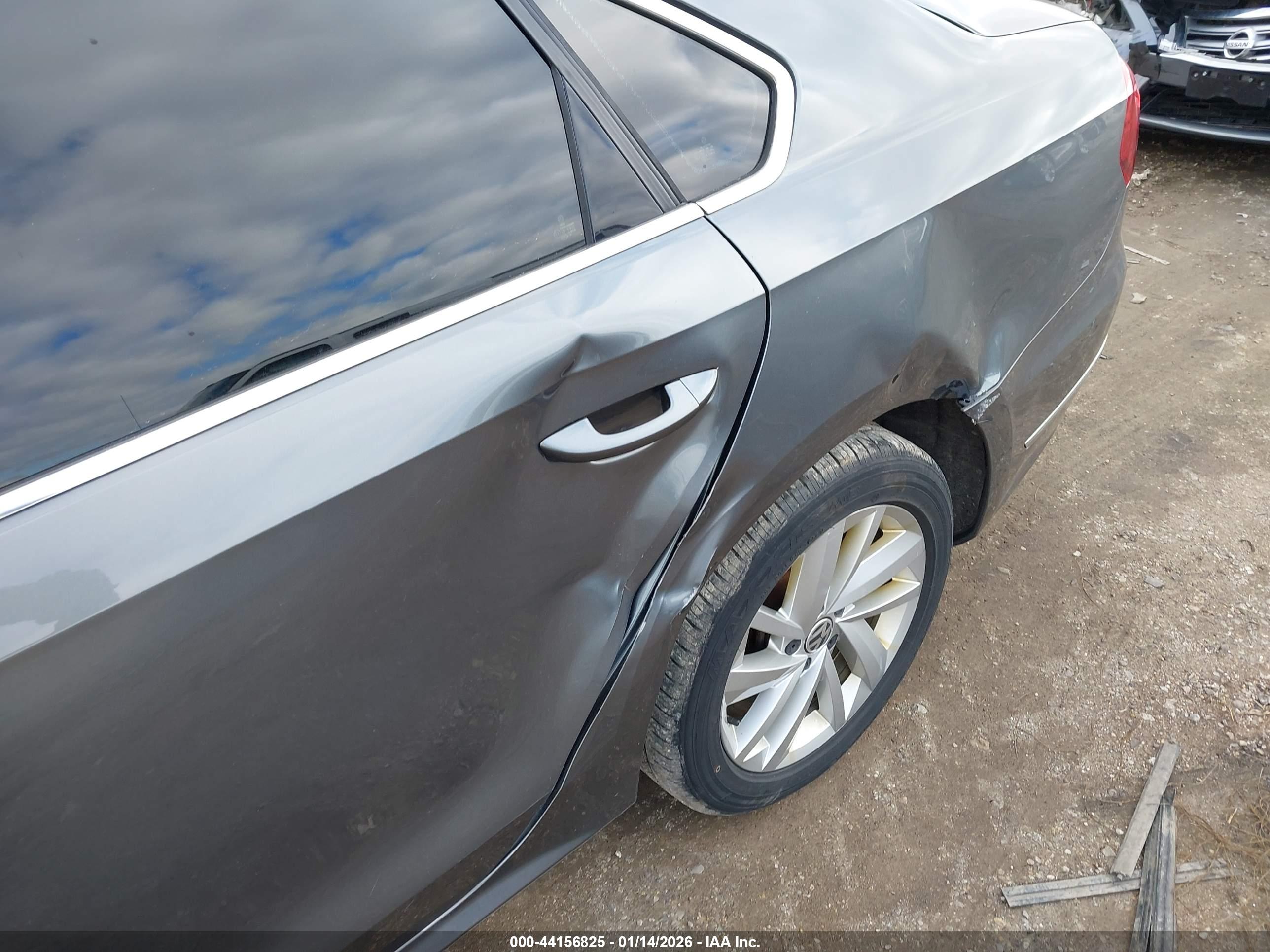 VOLKSWAGEN PASSAT image 6