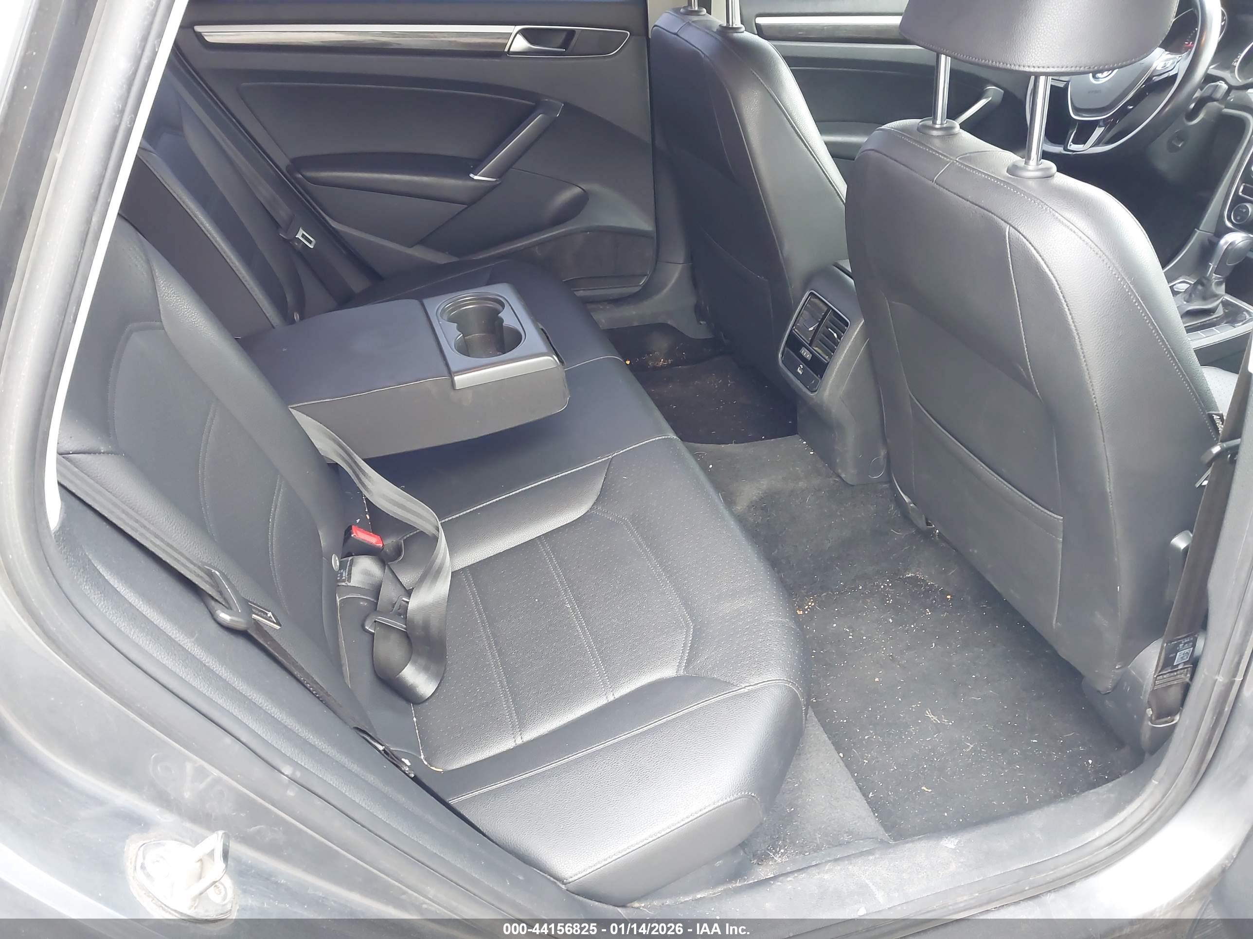 VOLKSWAGEN PASSAT image 8